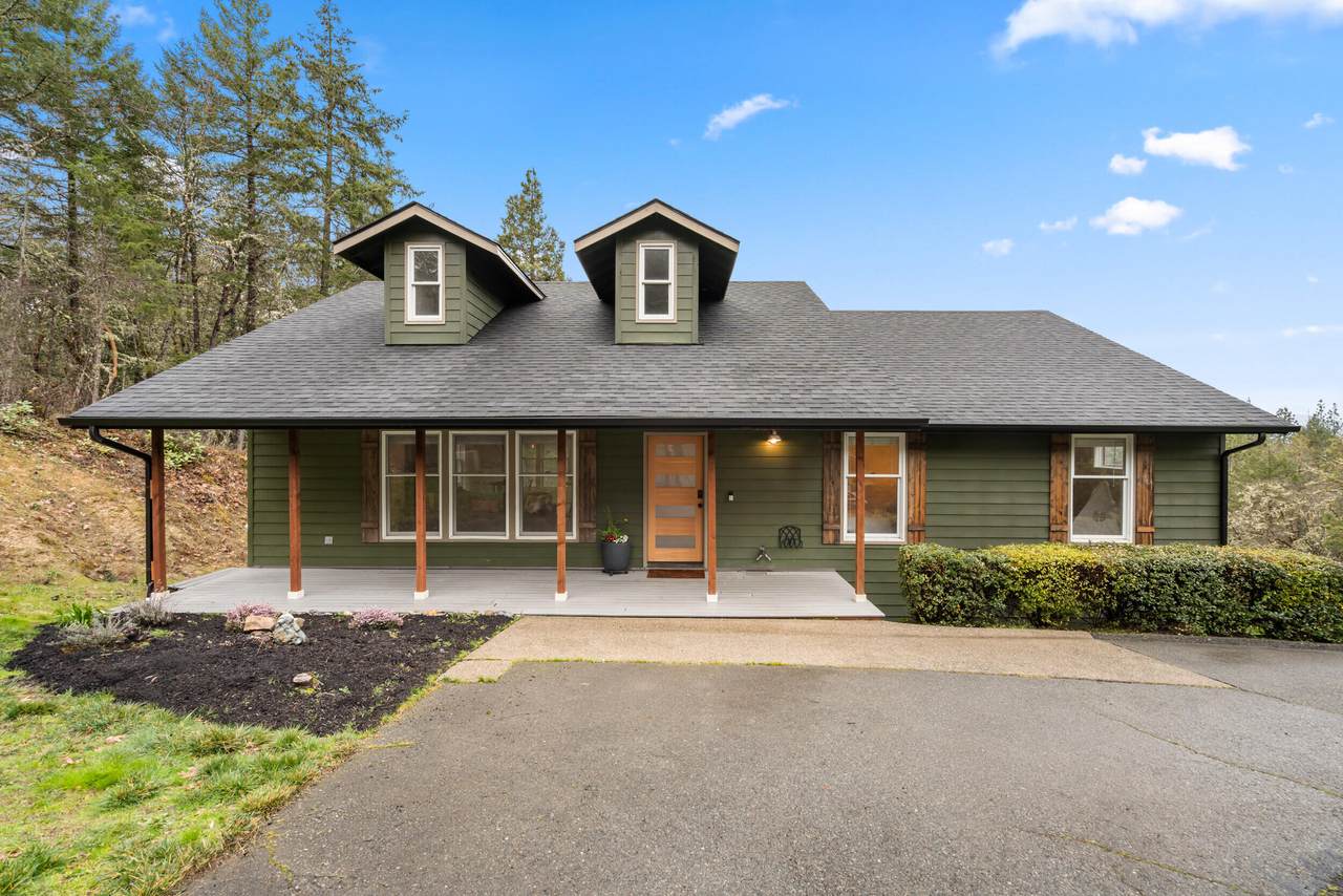 170 Pine Ridge Drive - Photo 1