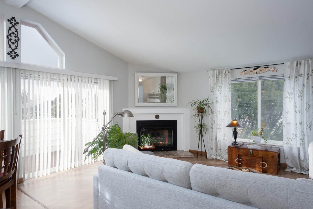 2552 Iris Way - Photo 1