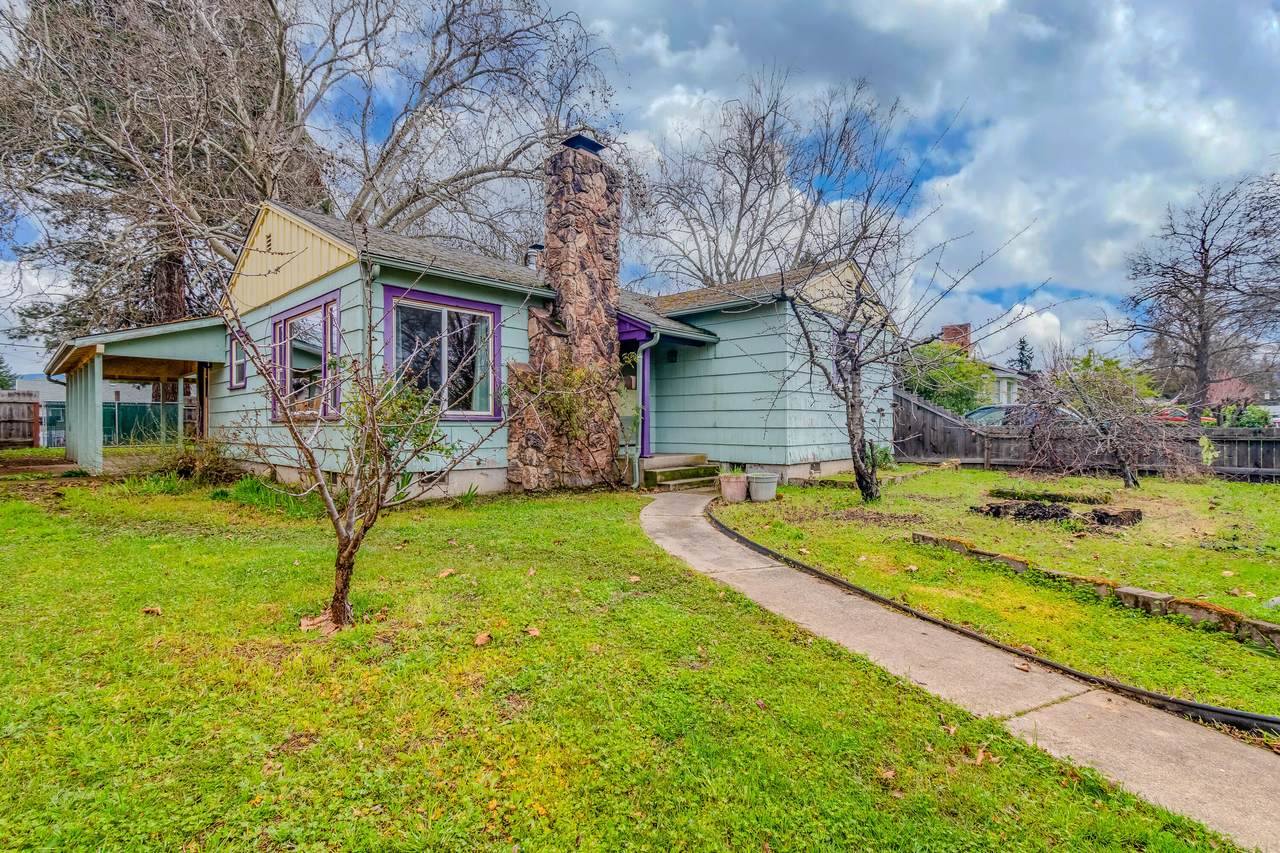 915 Kenyon Street - Photo 1