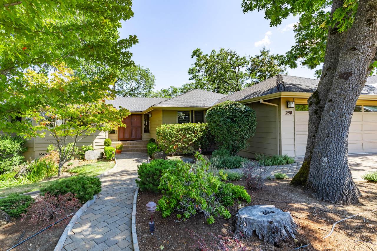 290 Skycrest Drive - Photo 1
