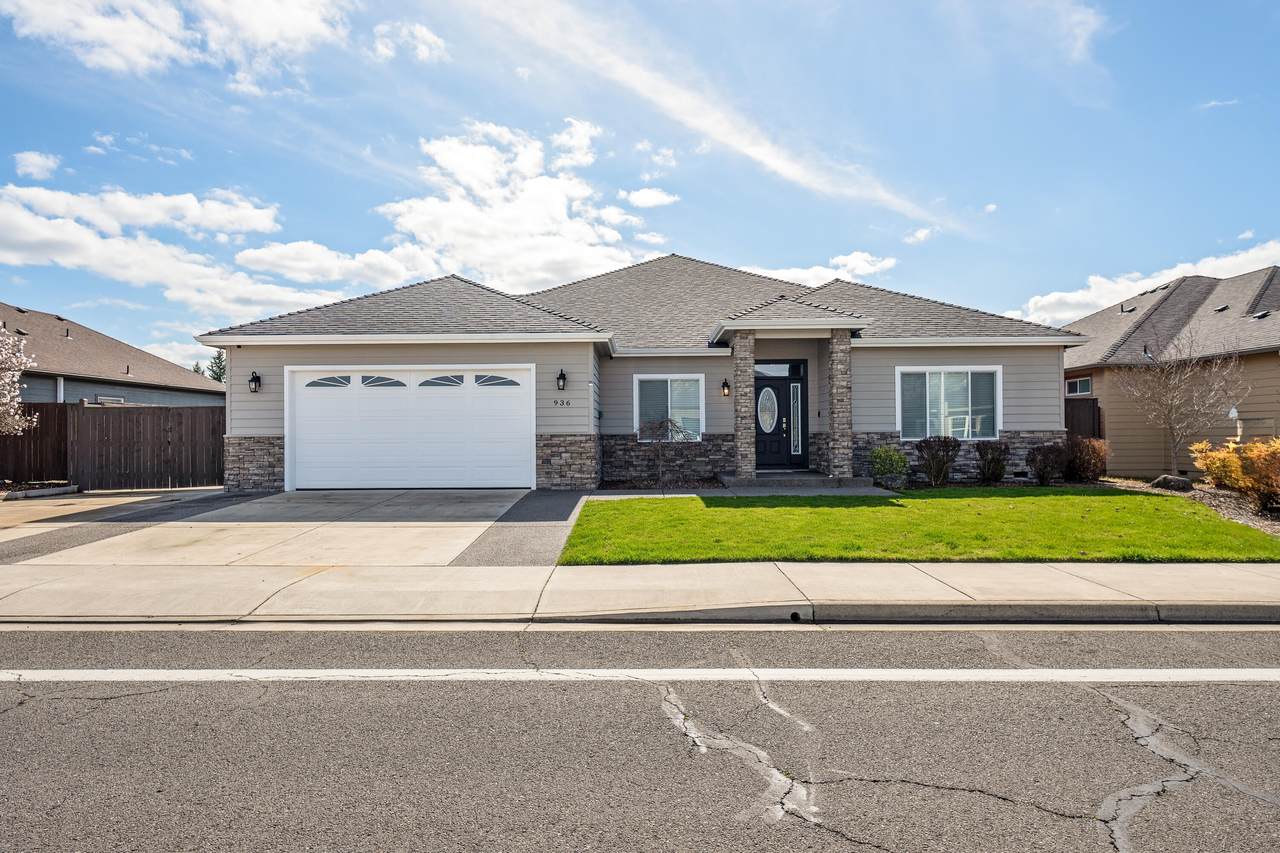936 Arrowhead Trail - Photo 1