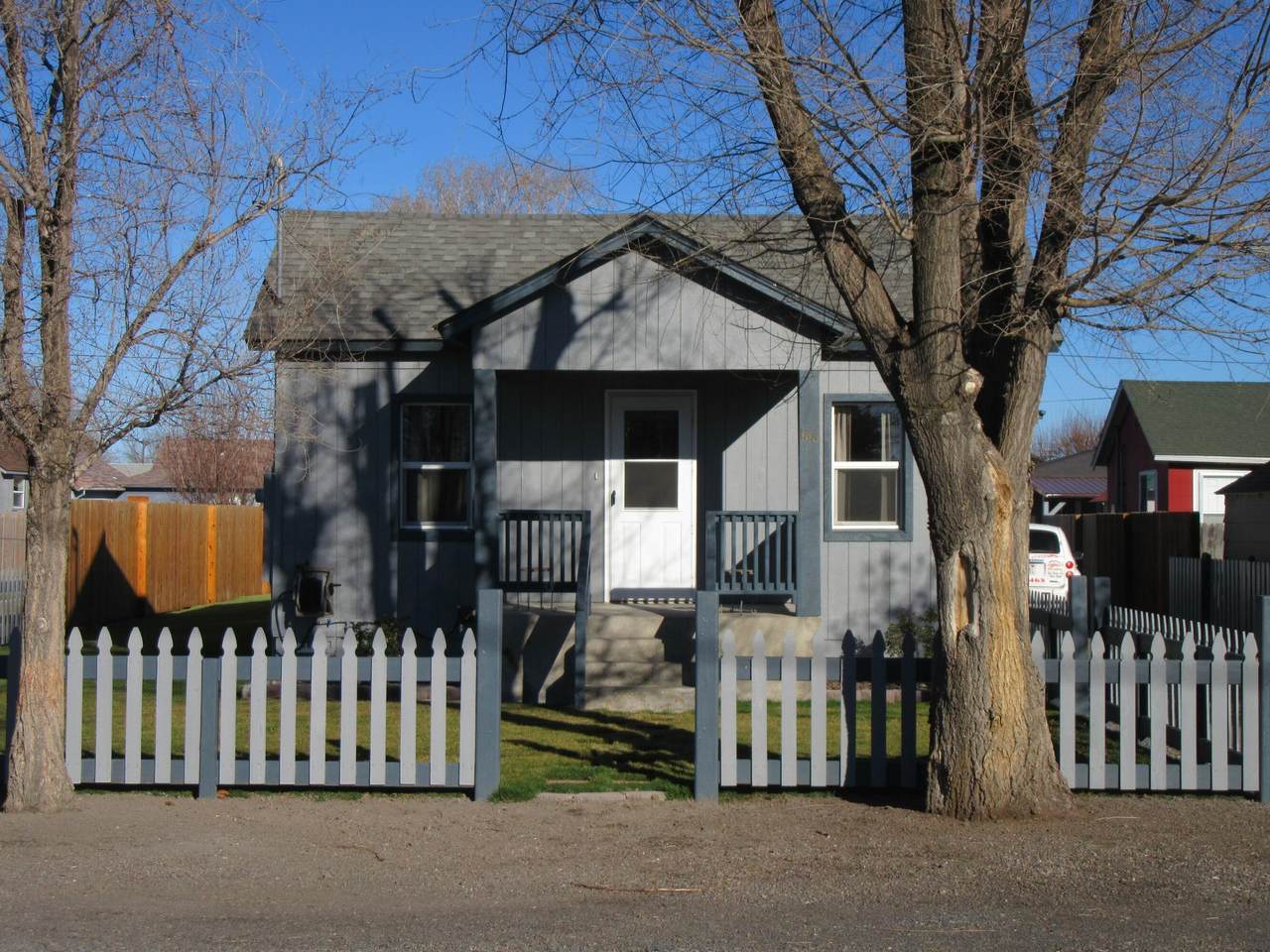 186 Siskiyou Street - Photo 1
