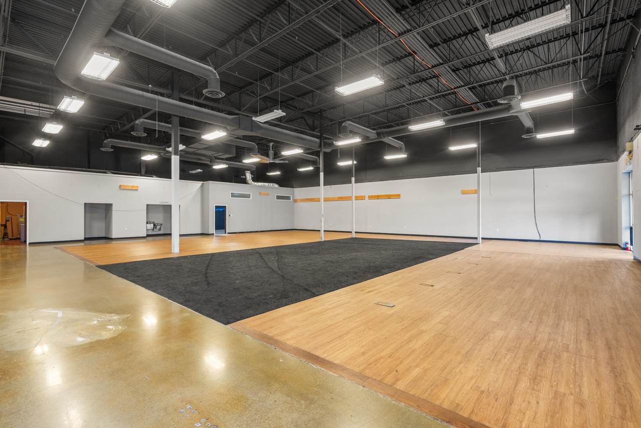 304 Agness Avenue - Photo 1