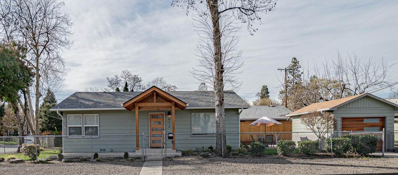 512 10th Street - Photo 1