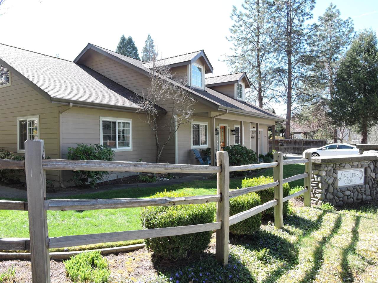 1025 Anglers Place - Photo 1