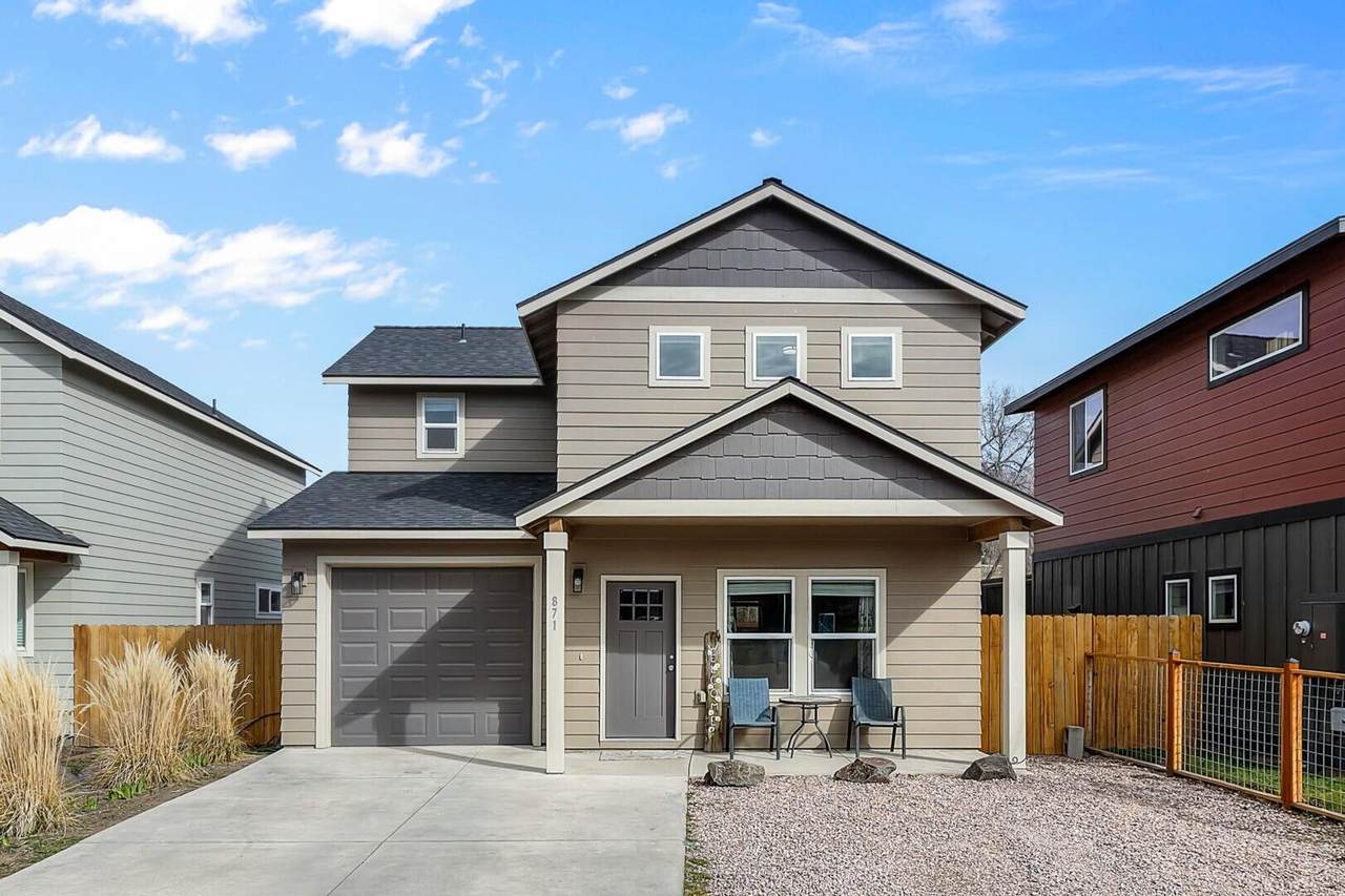 871 6th Street - Photo 1
