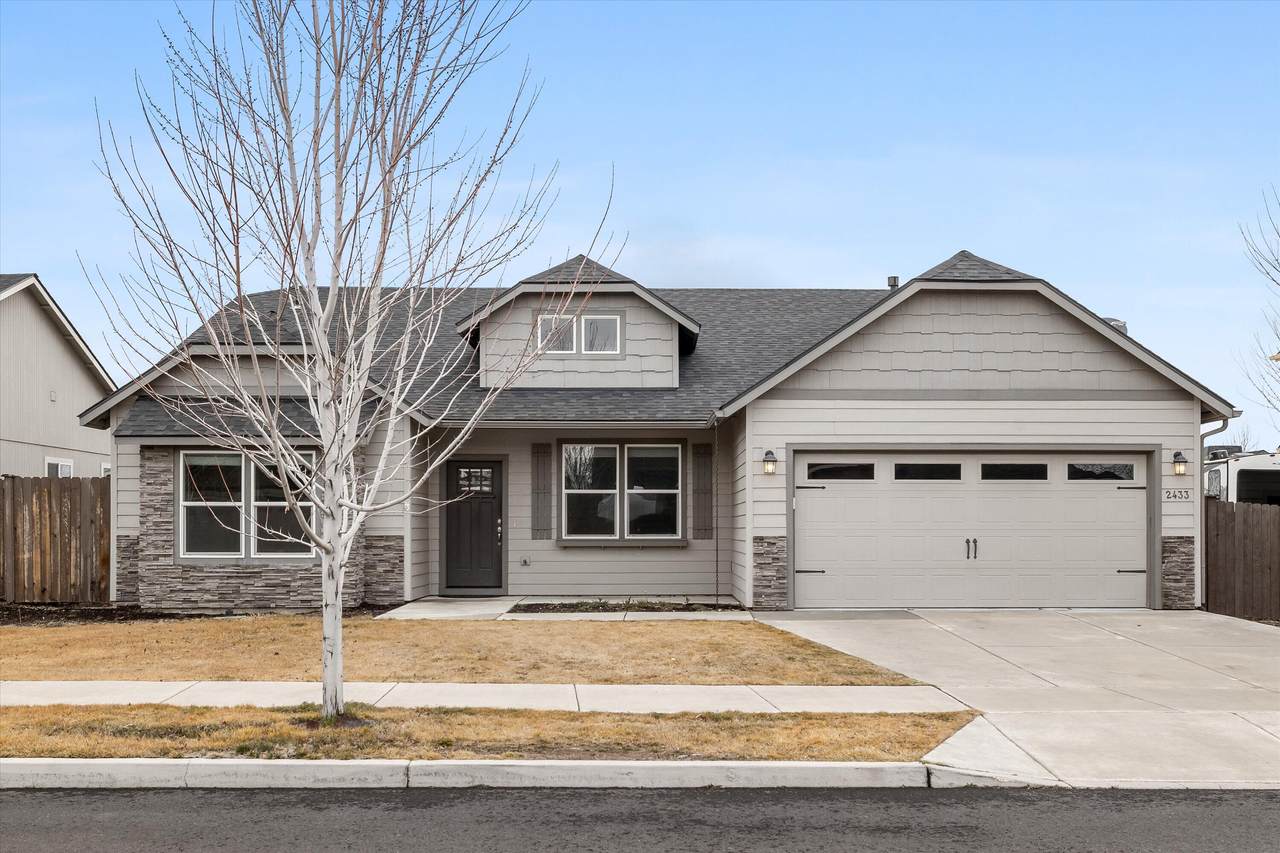 2433 Hazelwood Avenue - Photo 1