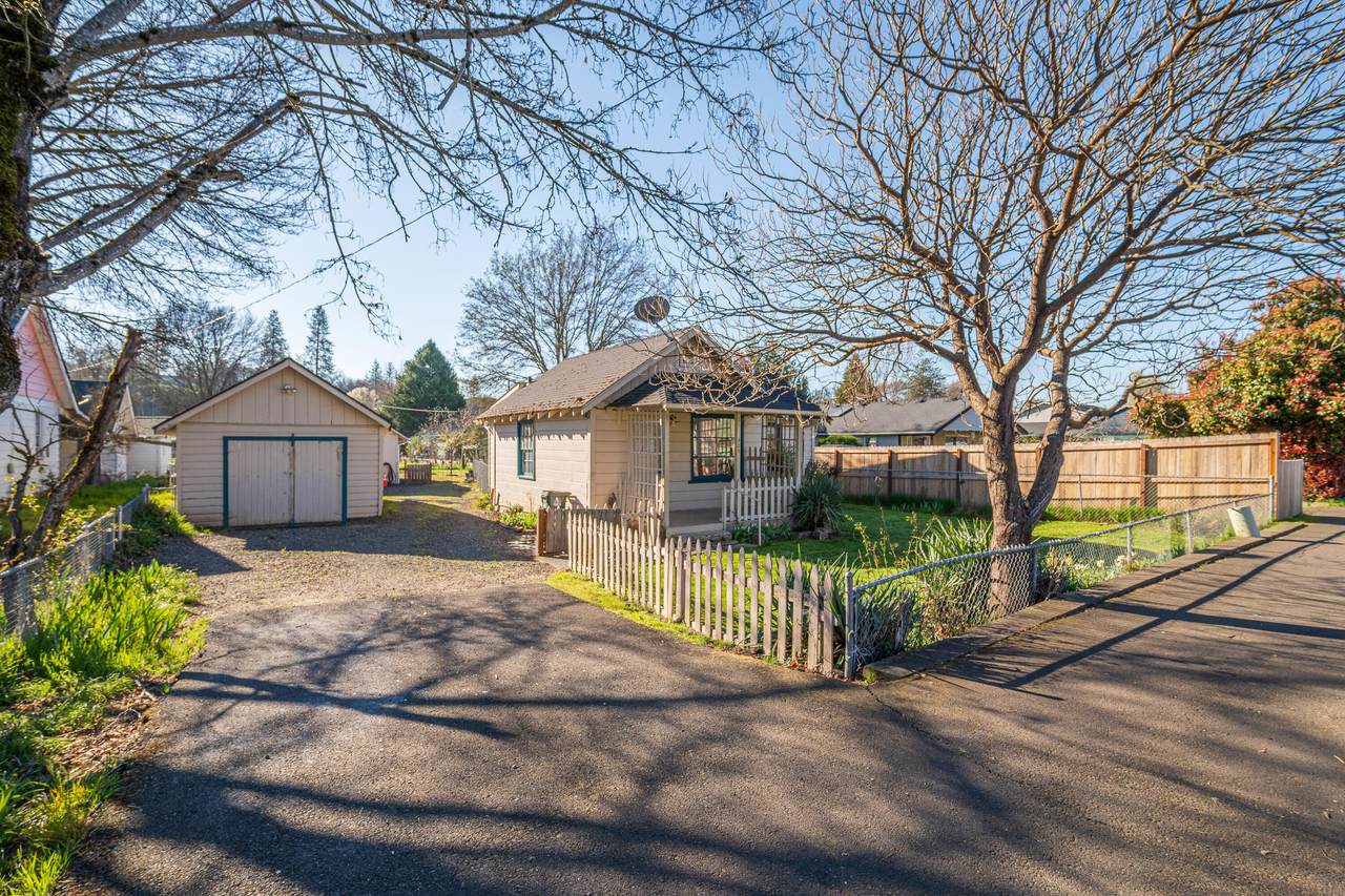 407 Shasta Avenue - Photo 1