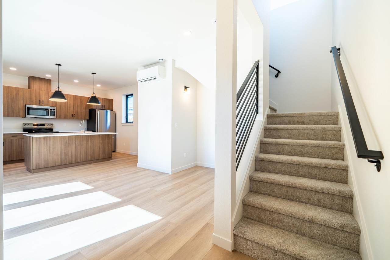 371 19th Street - Photo 1