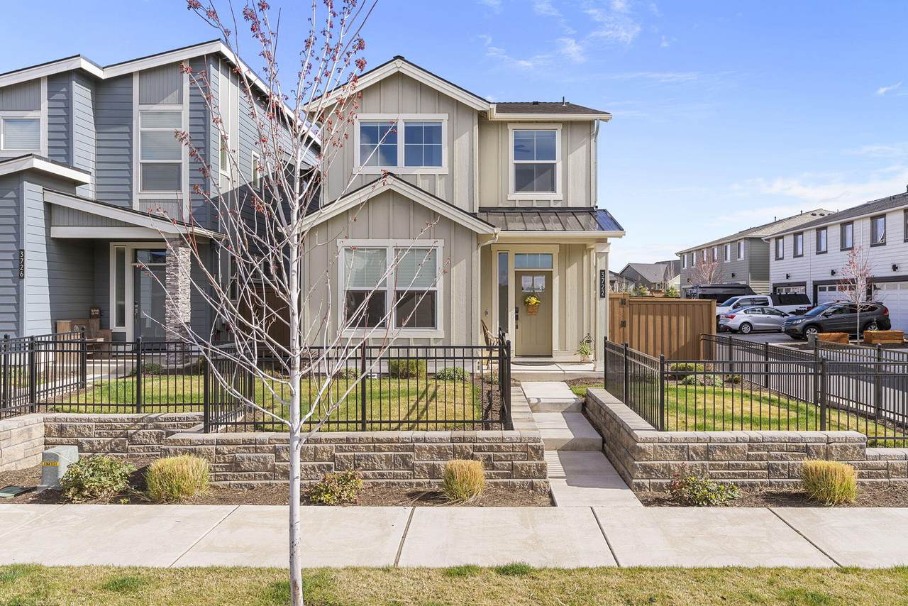 3722 Petrosa Avenue - Photo 1