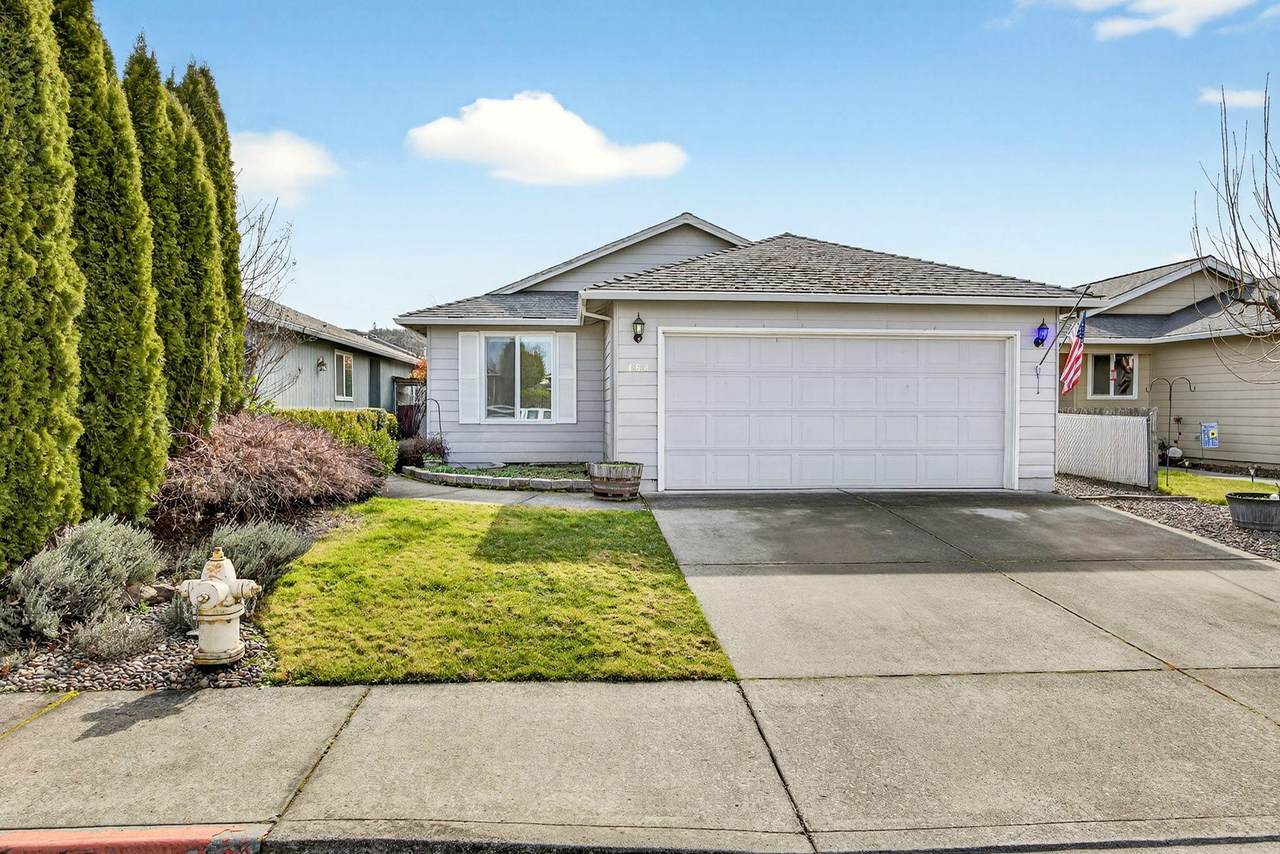 460 Montclair Way - Photo 1