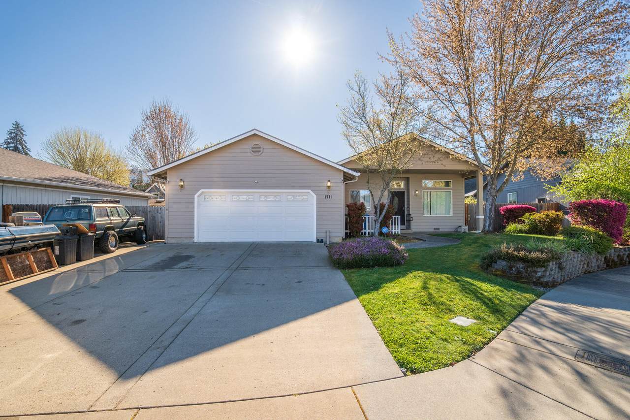 1711 Blue Moon Lane - Photo 1