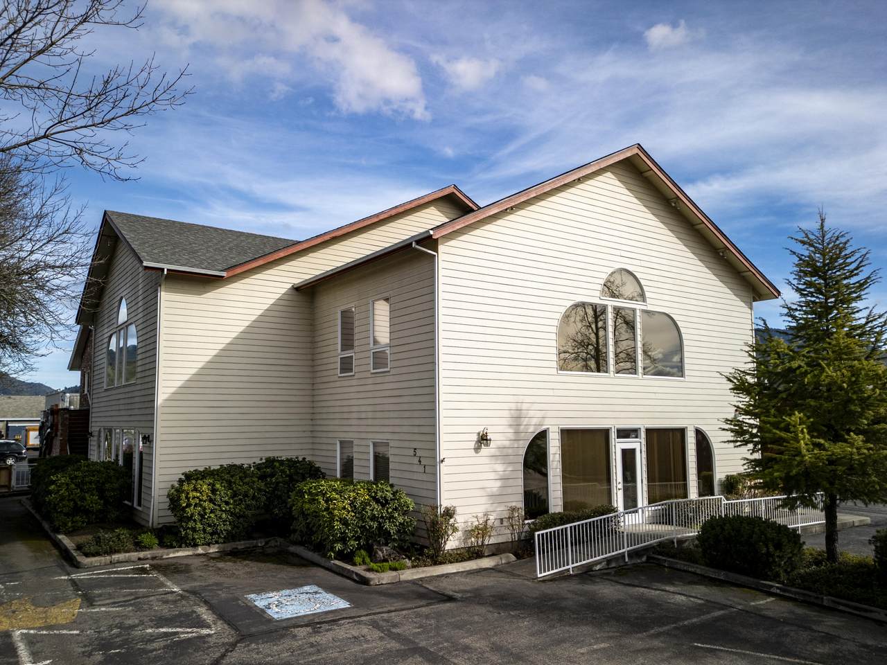 541 E Street - Photo 1