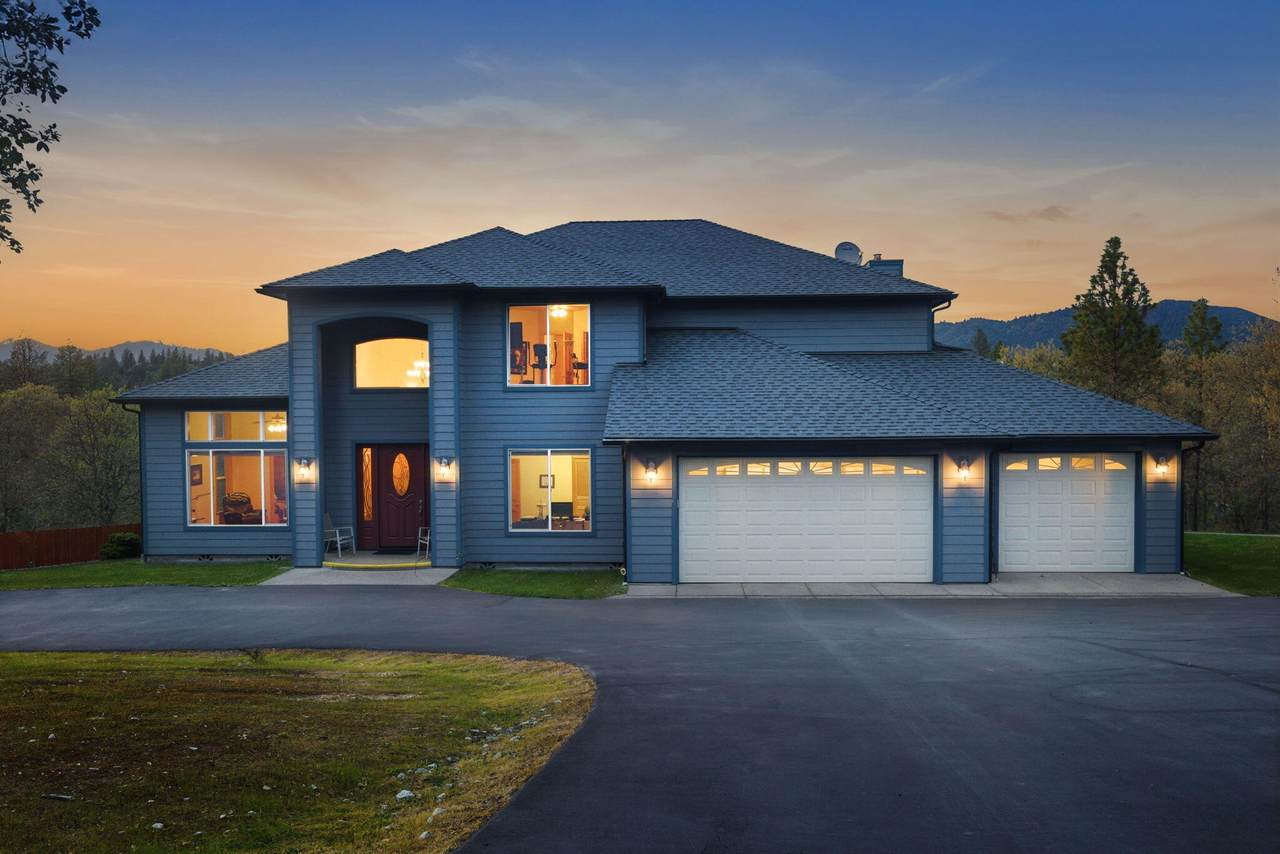 547 Jackpine Drive - Photo 1