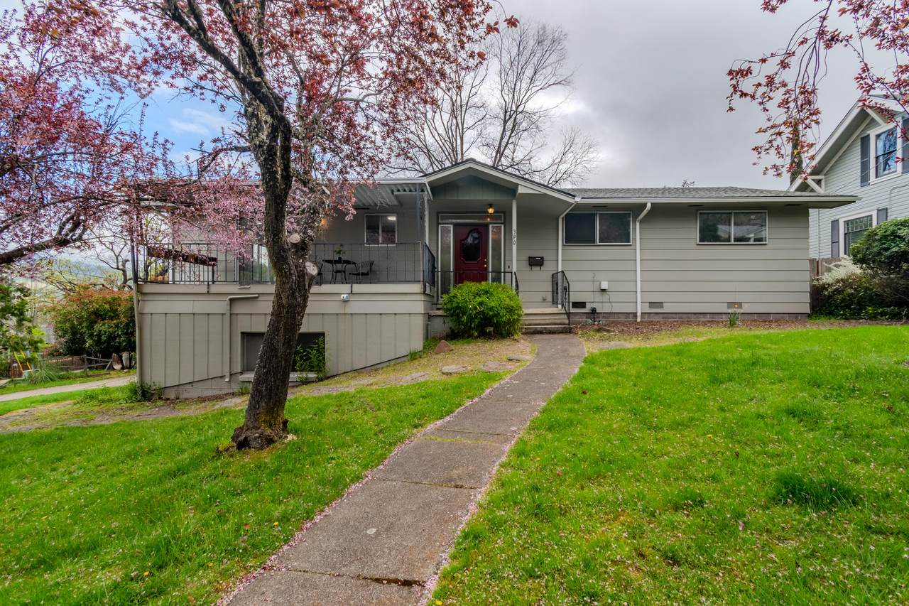 390 Morton Street - Photo 1