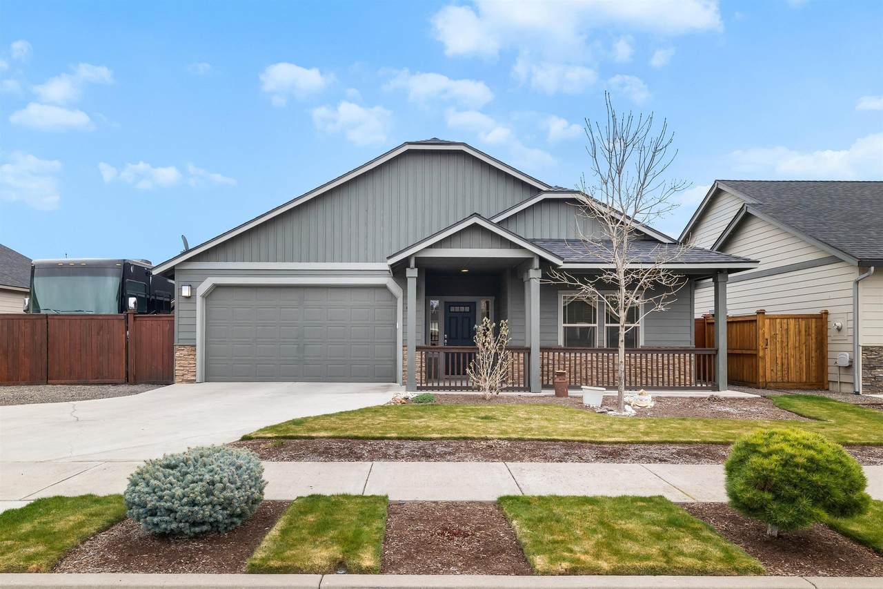 442 Pioneer Drive - Photo 1