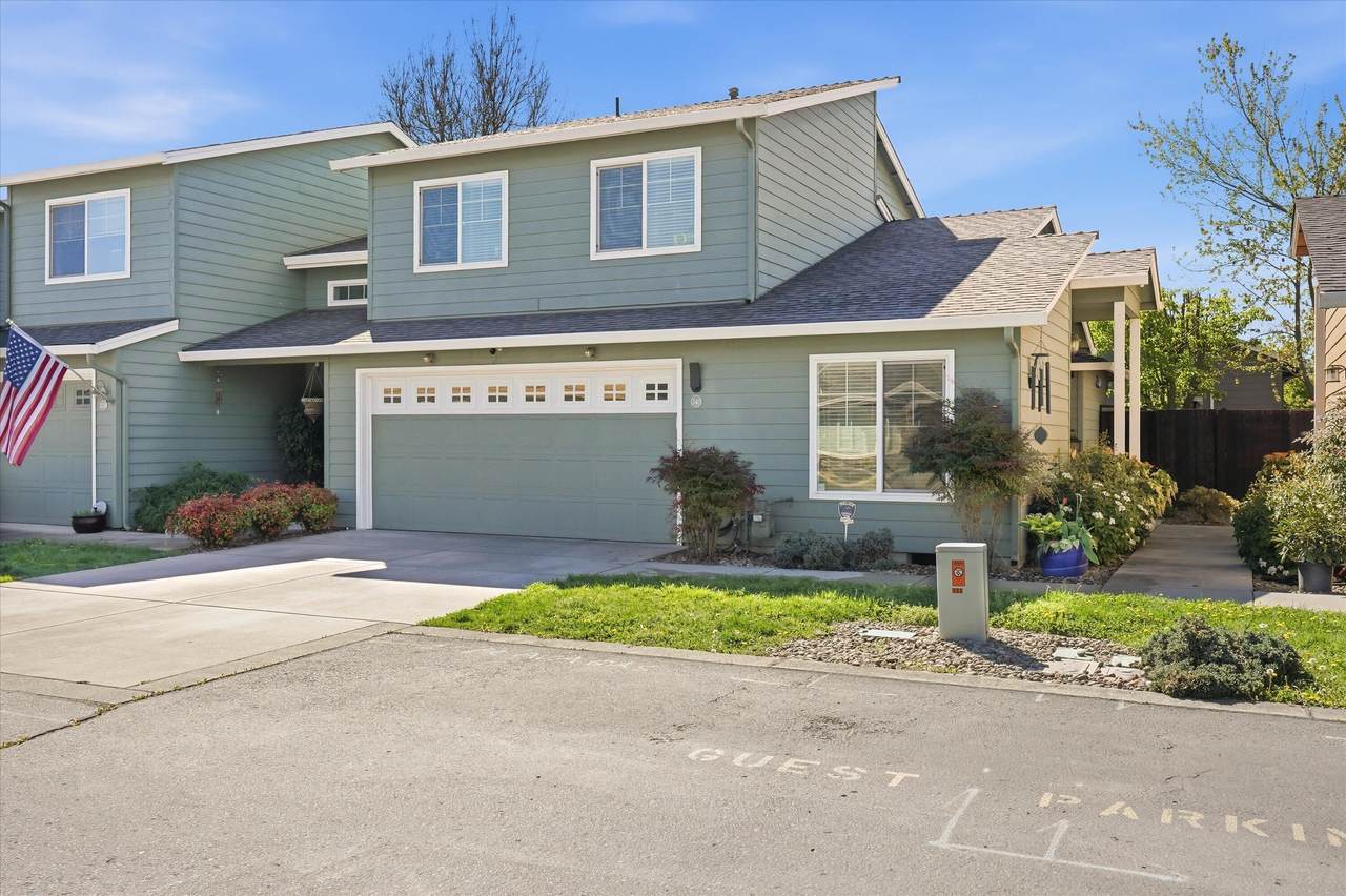 340 Live Oak Loop - Photo 1