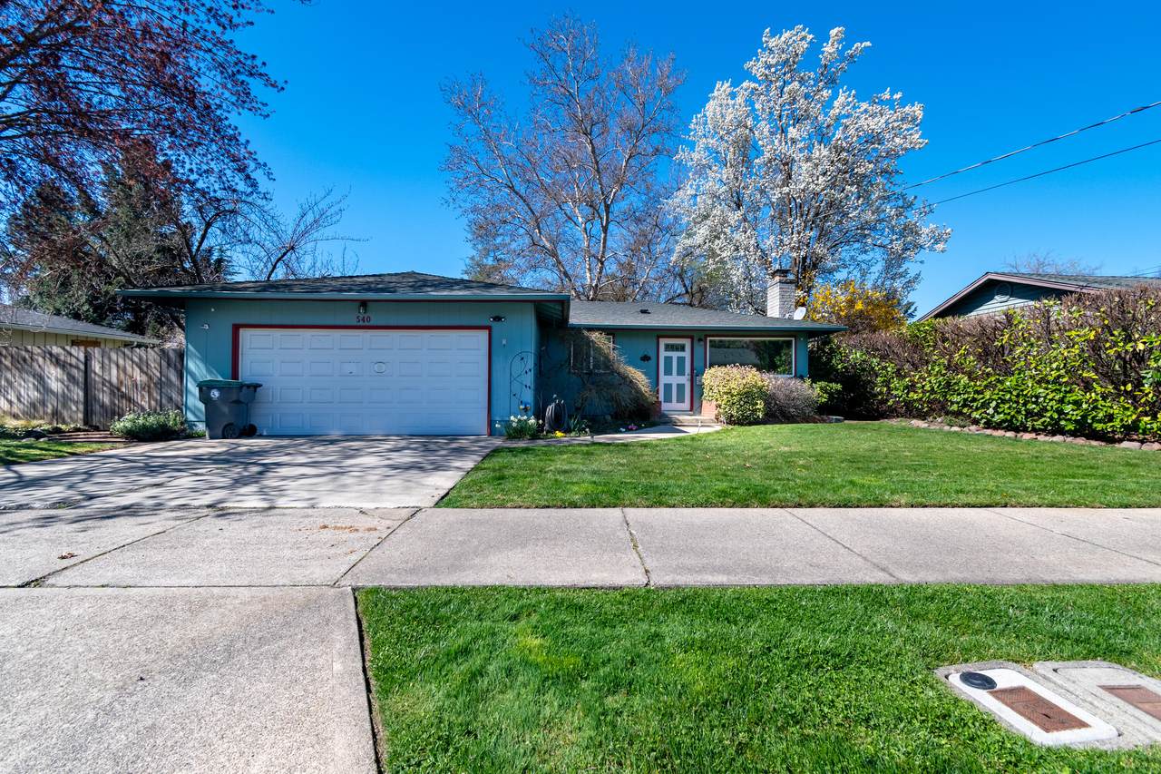 540 Eastwood Drive - Photo 1