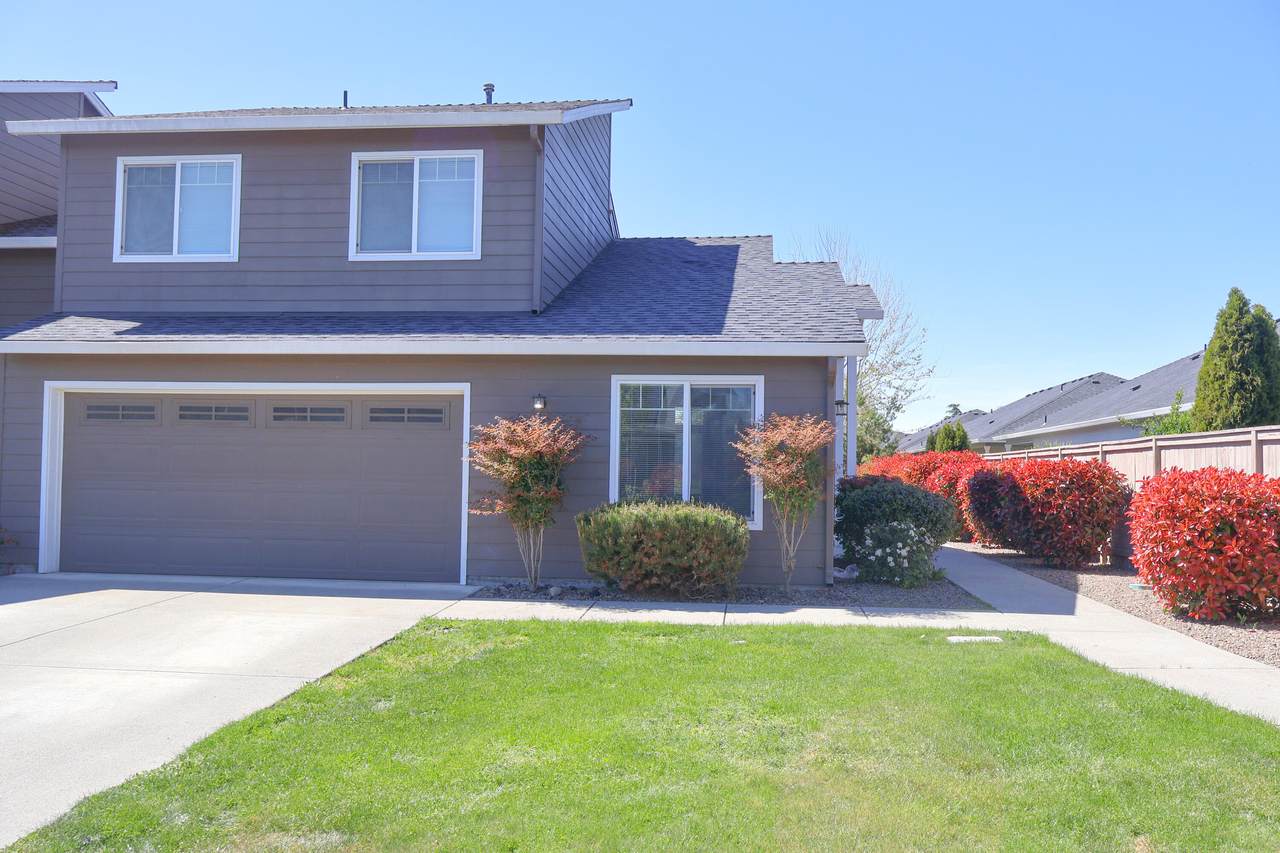 303 Live Oak Loop - Photo 1
