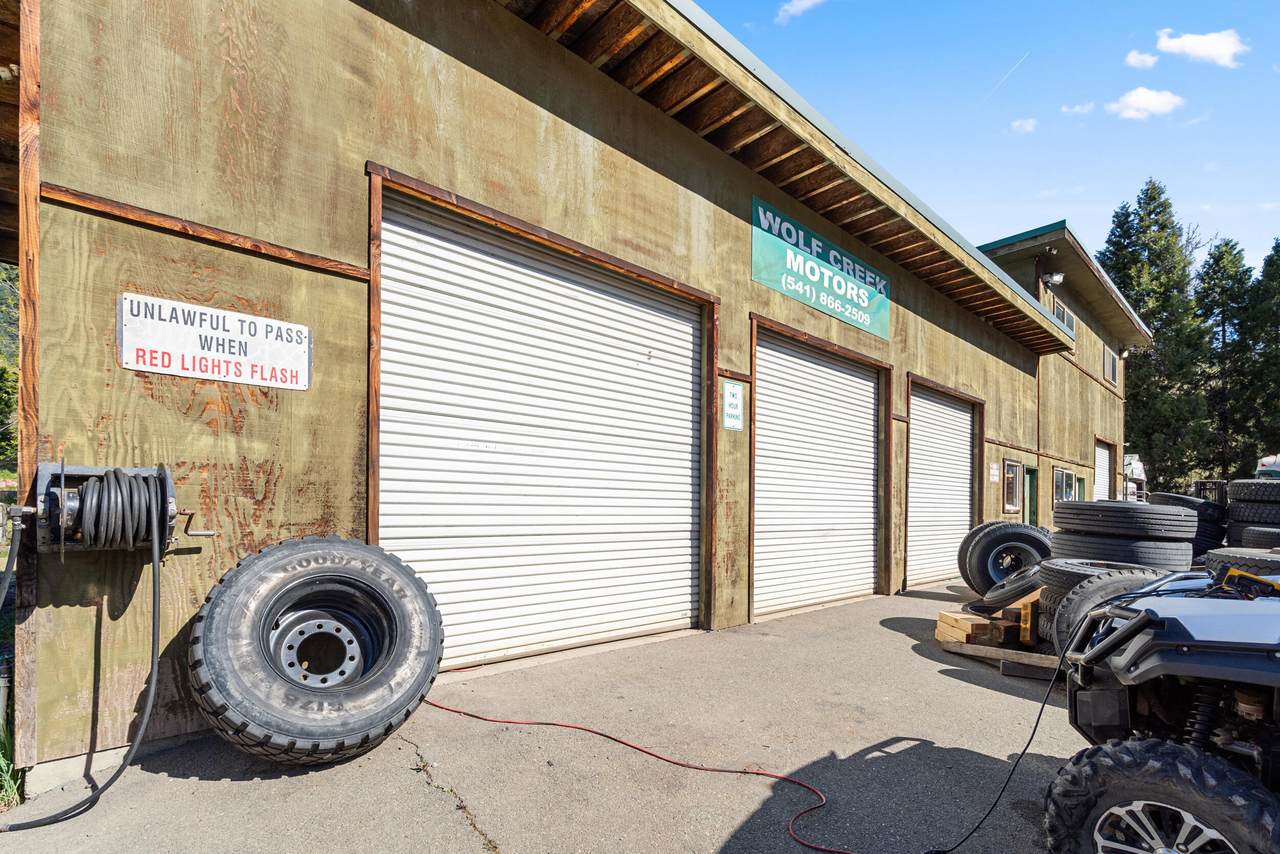 440 Old Highway 99 - Photo 1