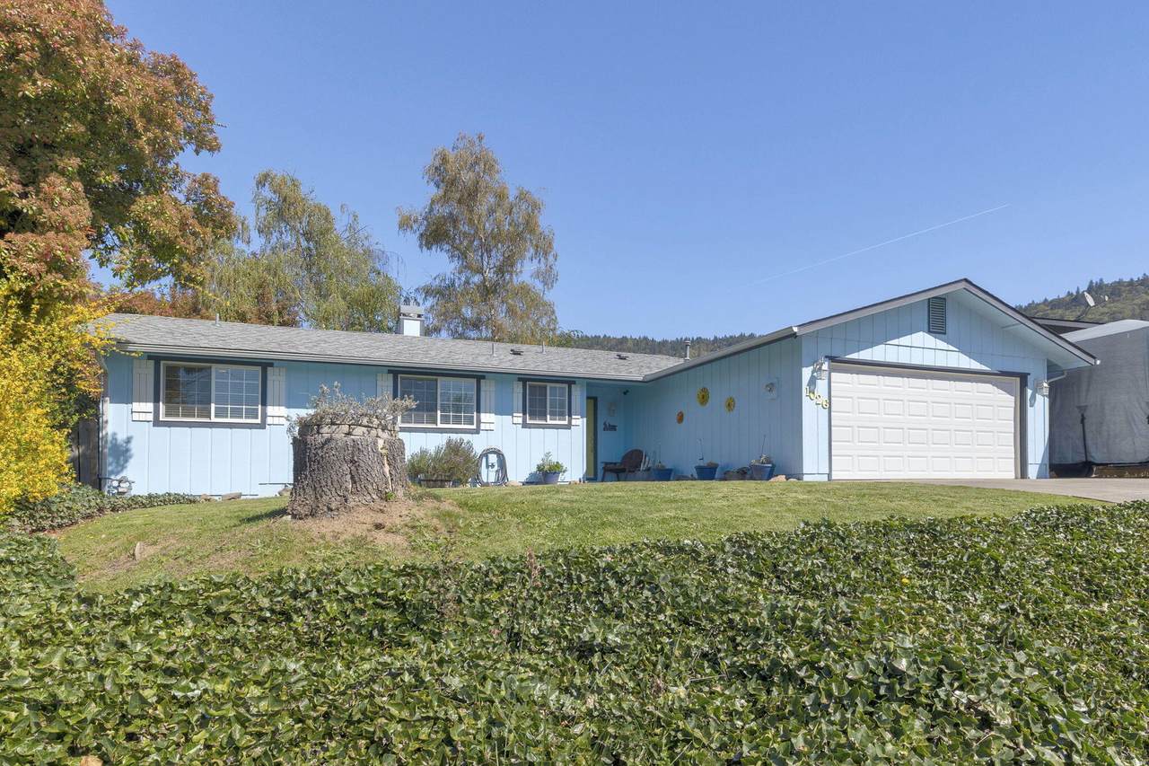 1026 Primrose Place - Photo 1