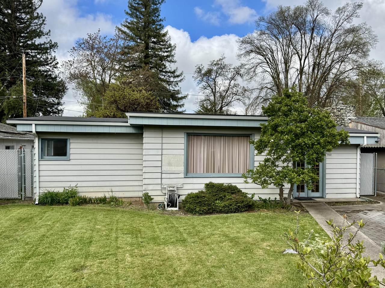 948 Ivy Street - Photo 1
