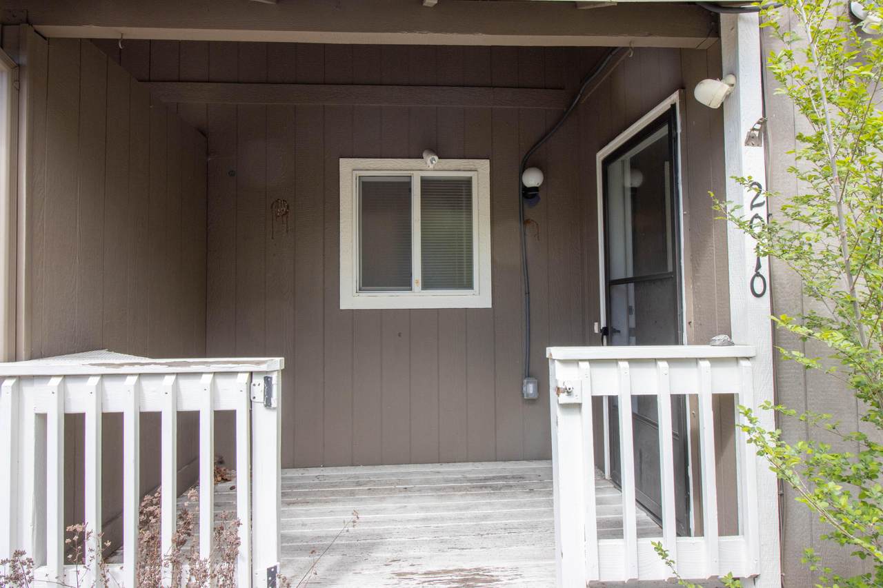 https://bt-photos.global.ssl.fastly.net/coar/1280_boomver_1_220219242-2.jpg