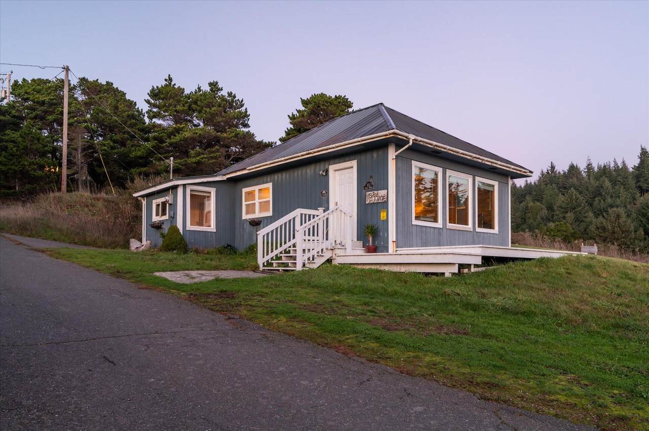 610 Deady Street - Photo 1