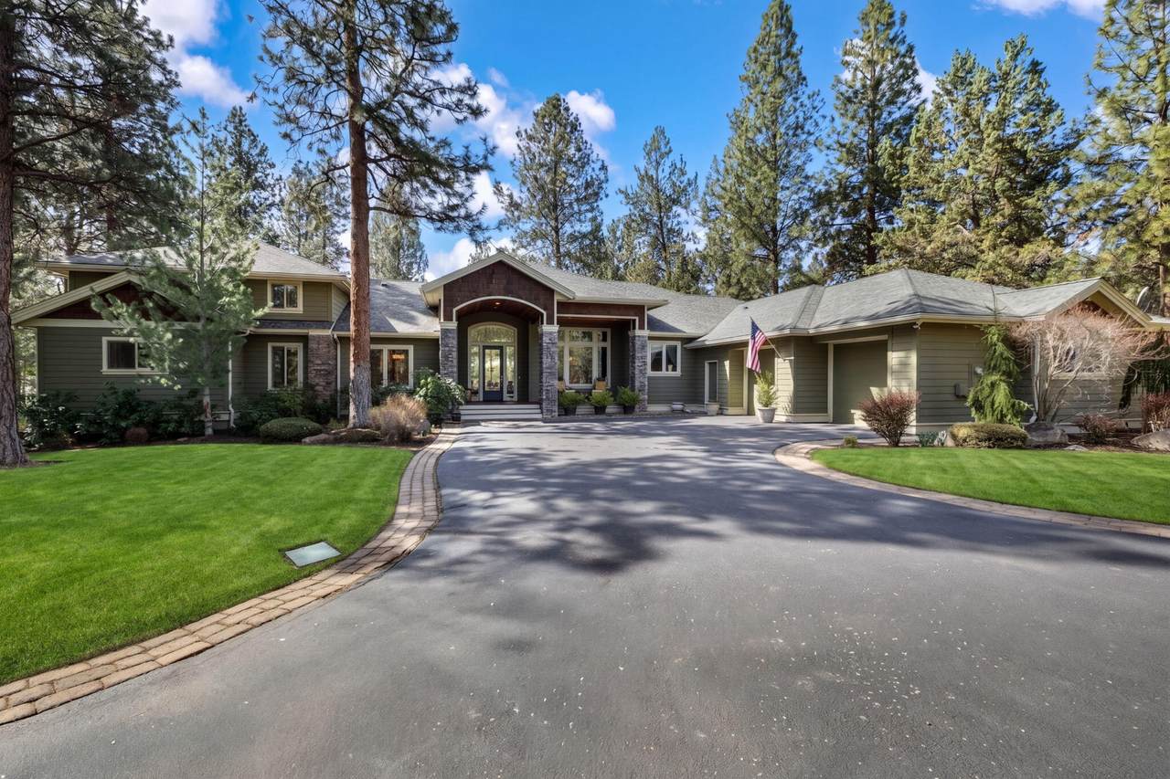 16923 Royal Coachman Drive - Photo 1