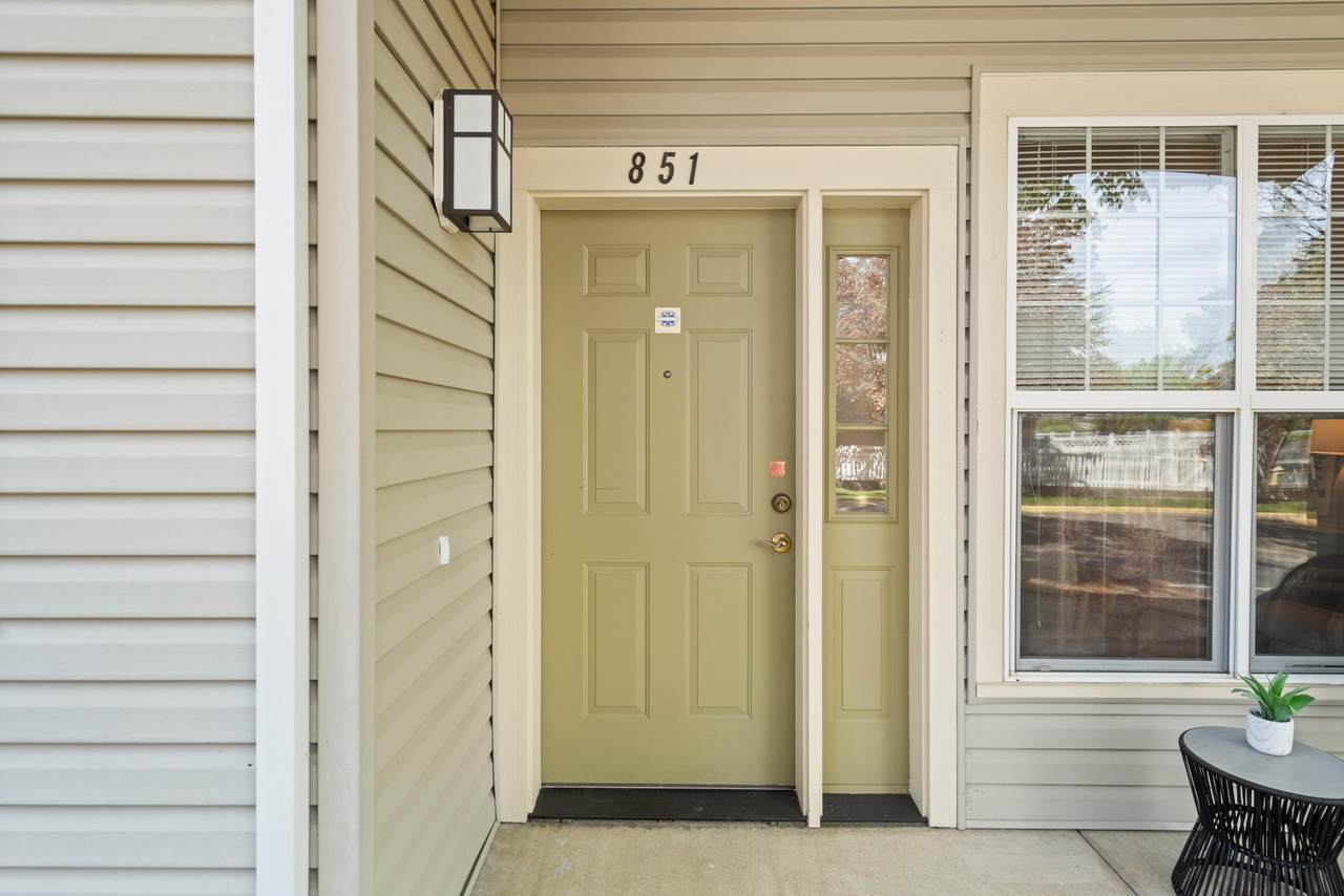 851 Pavilion Place - Photo 1