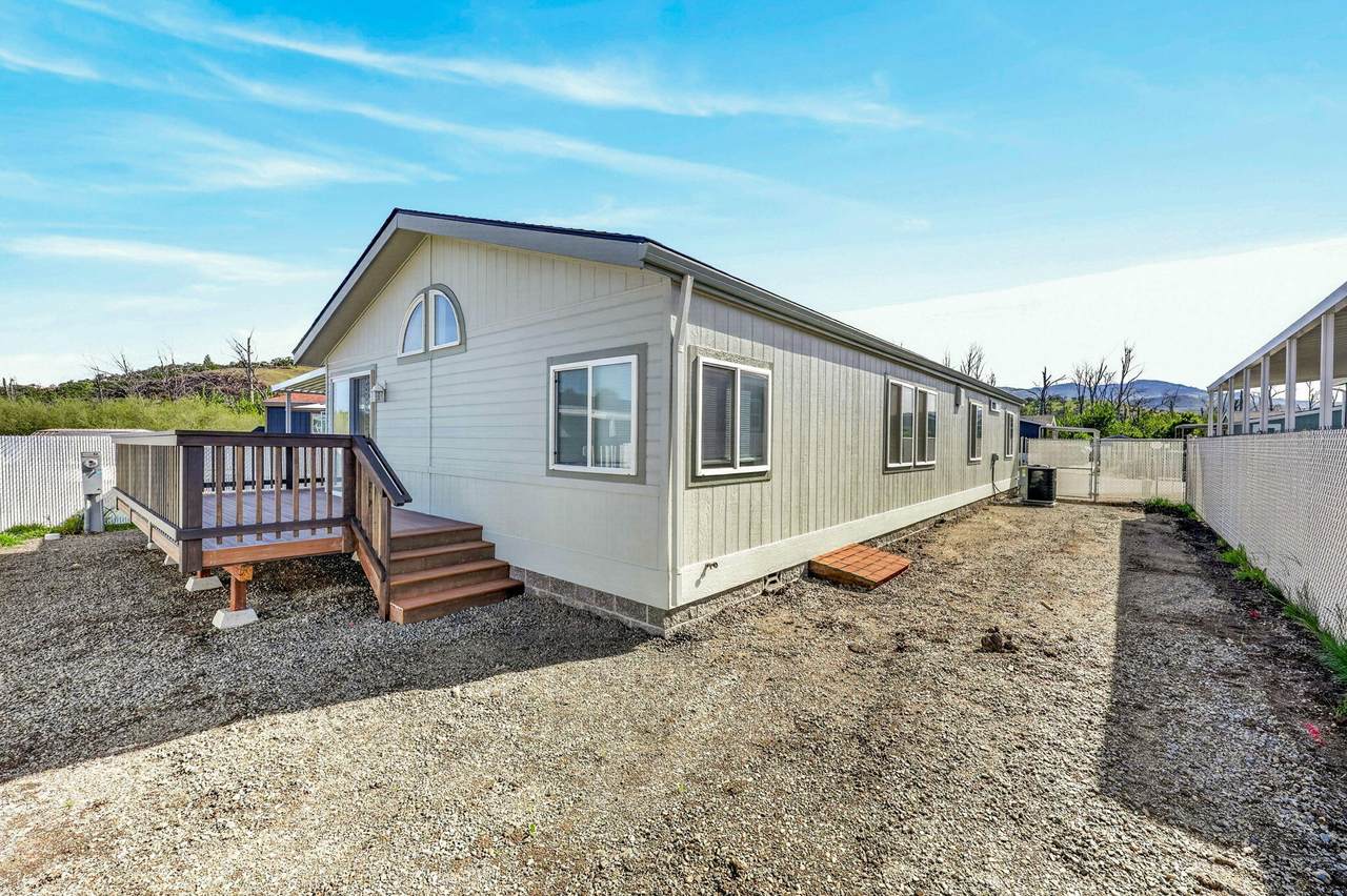 4729 Pacific Highway - Photo 1