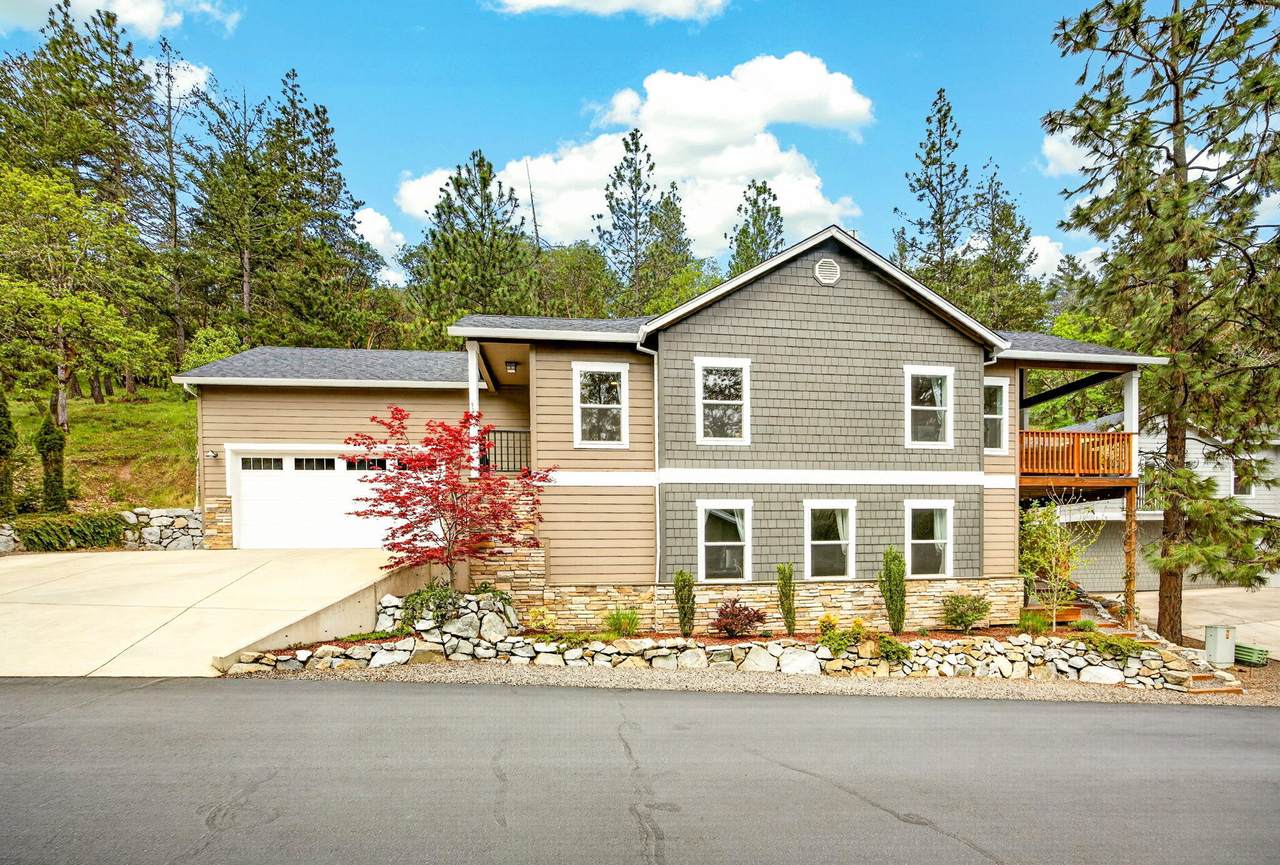 915 Hangman Way - Photo 1