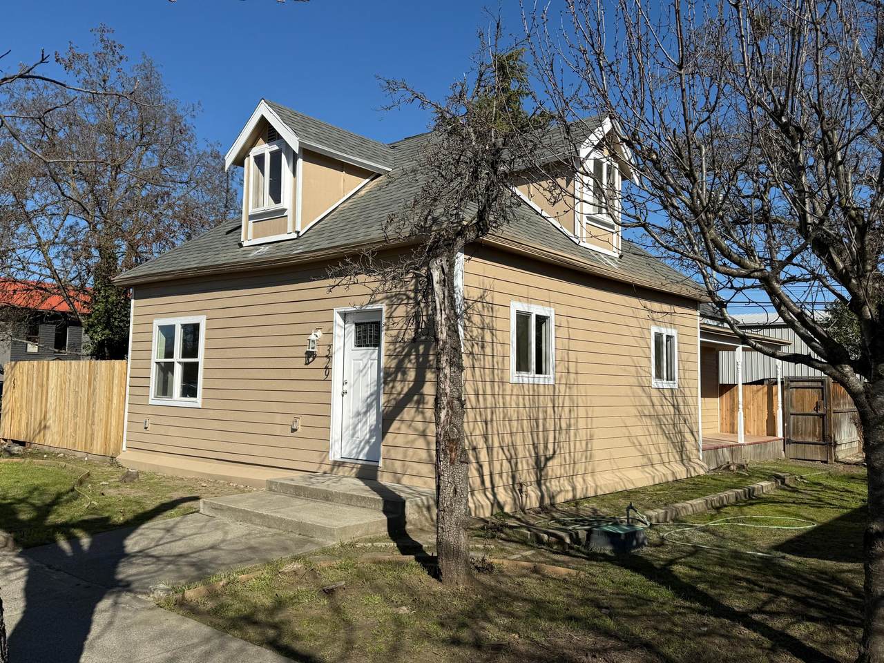 329 Grape Street - Photo 1