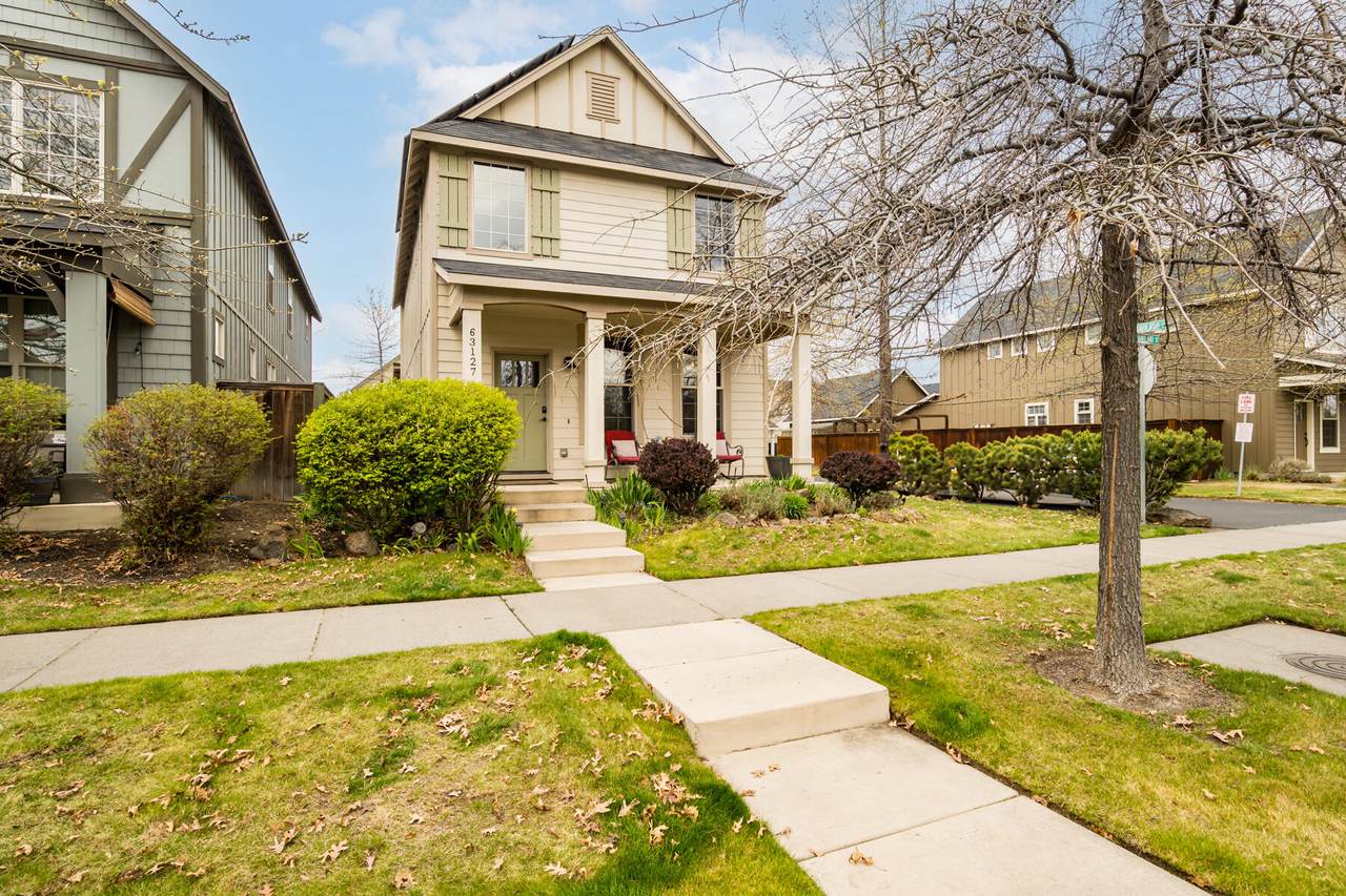 63127 De Haviland Street - Photo 1