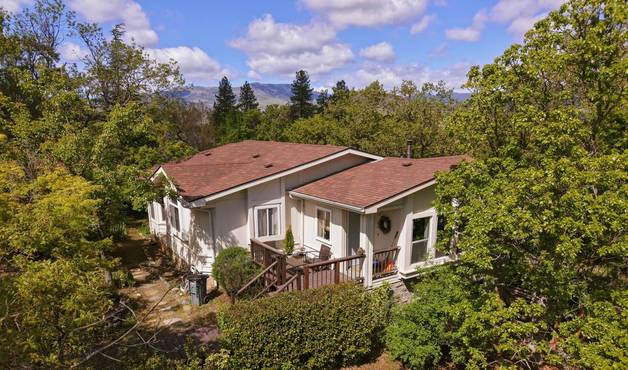 723 Reiten Drive - Photo 1