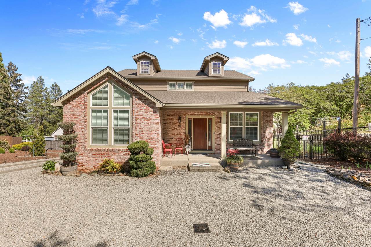 935 Applegate Street - Photo 1