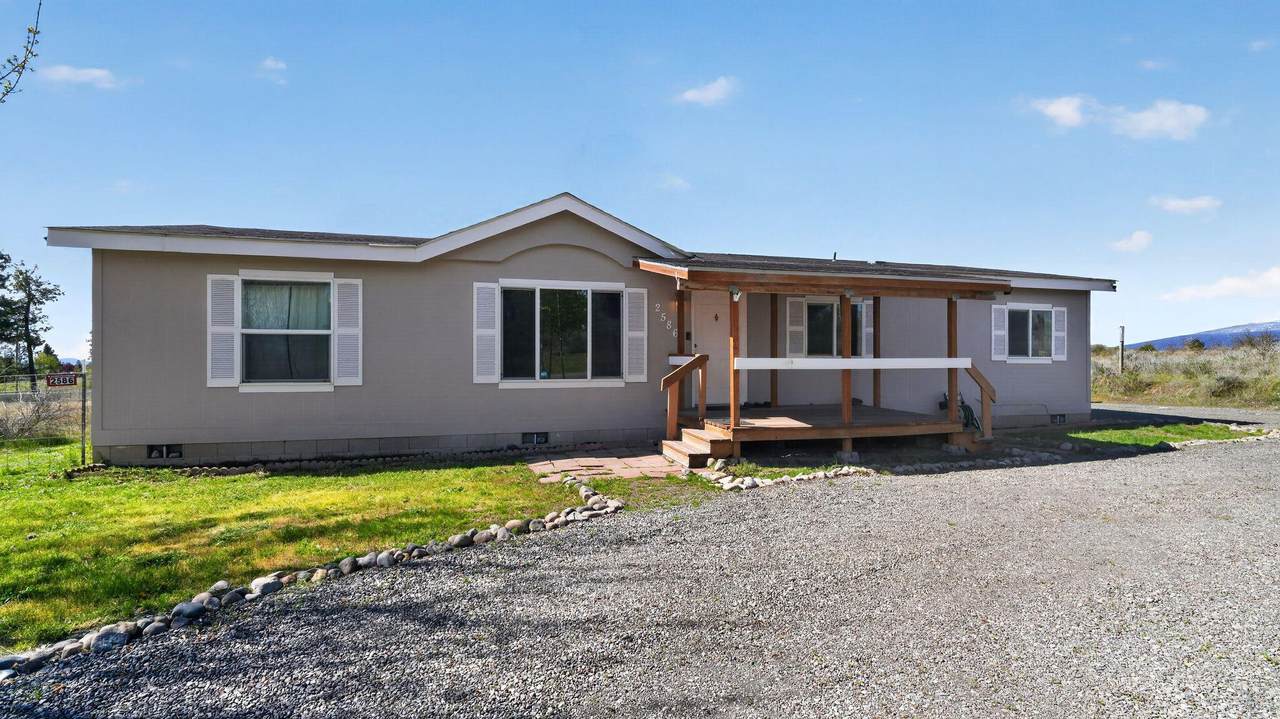 2586 Meadow View Drive - Photo 1
