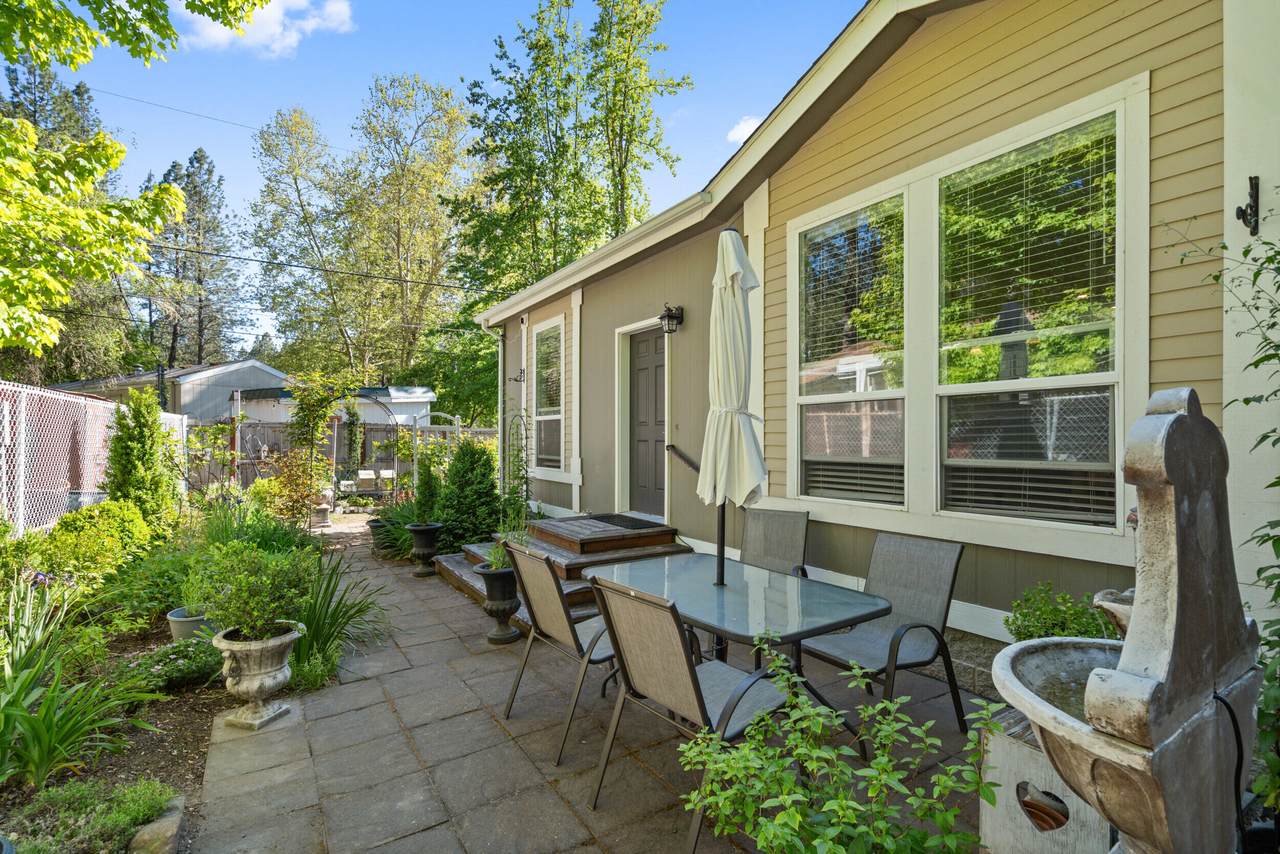 594 Detrick Drive - Photo 1
