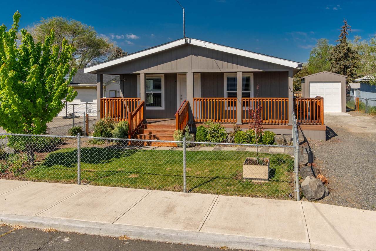 472 7th Street - Photo 1