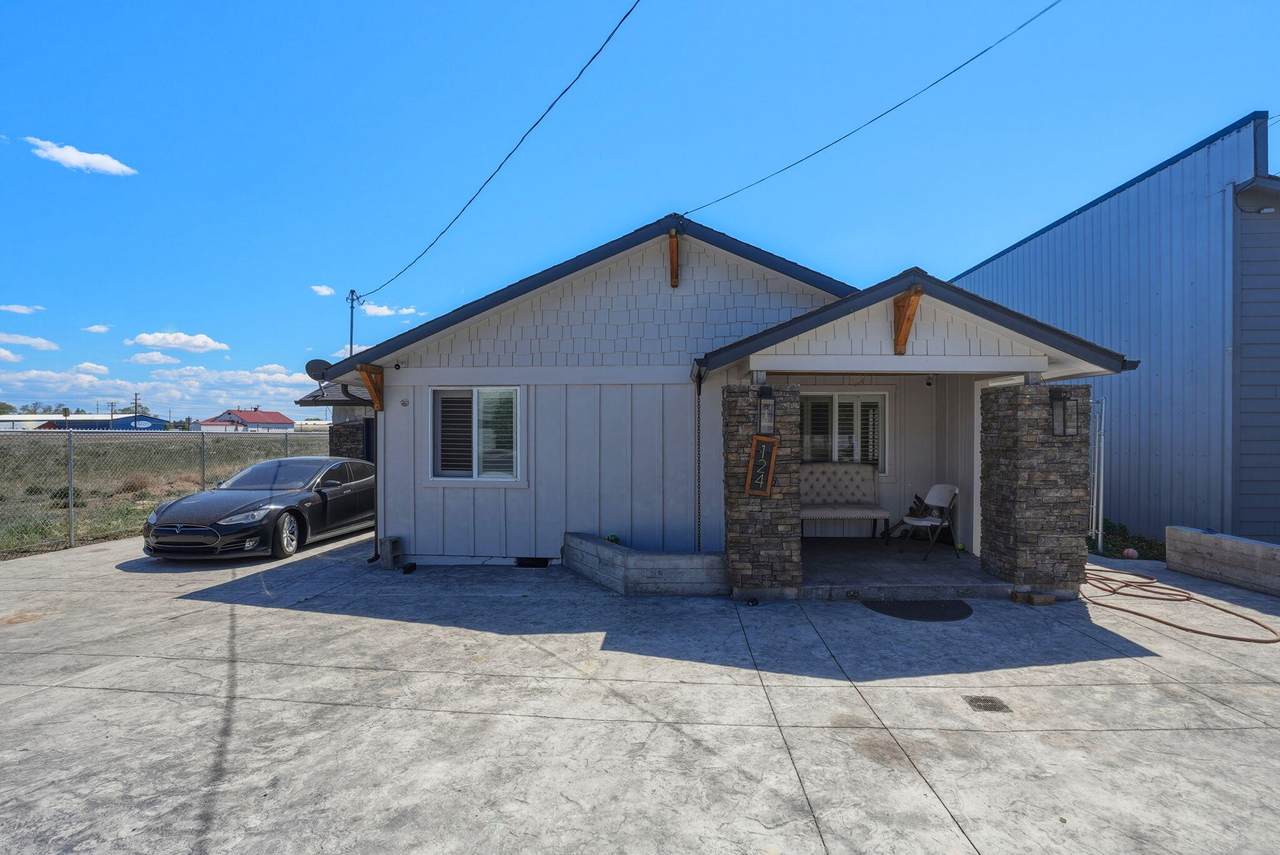 124 Antler Avenue - Photo 1