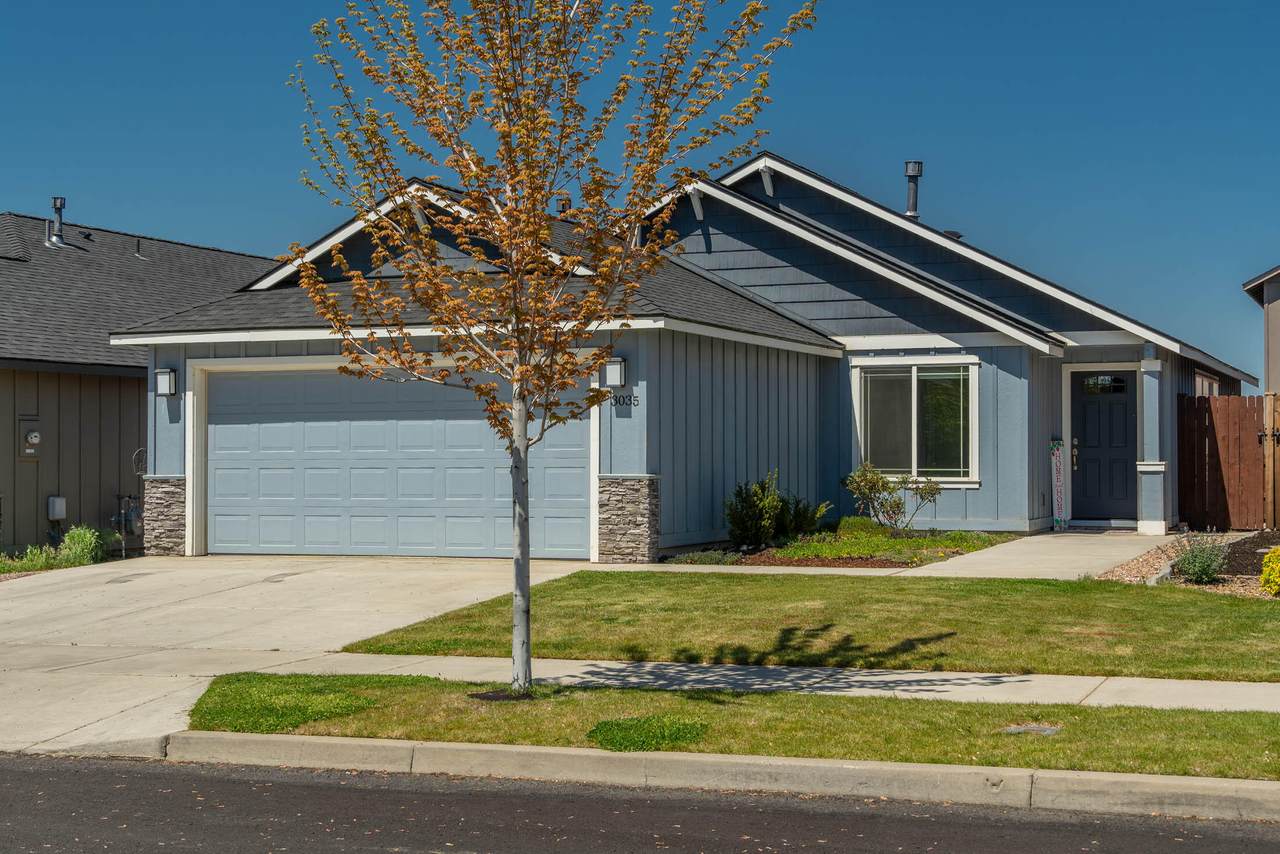 3035 Cedar Avenue - Photo 1