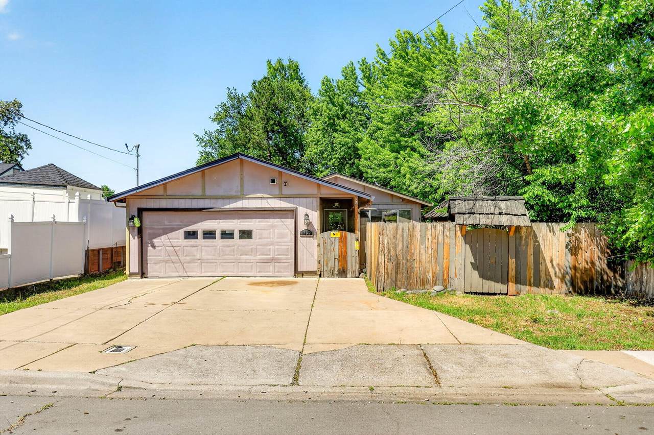 1425 Lawnridge Street - Photo 1