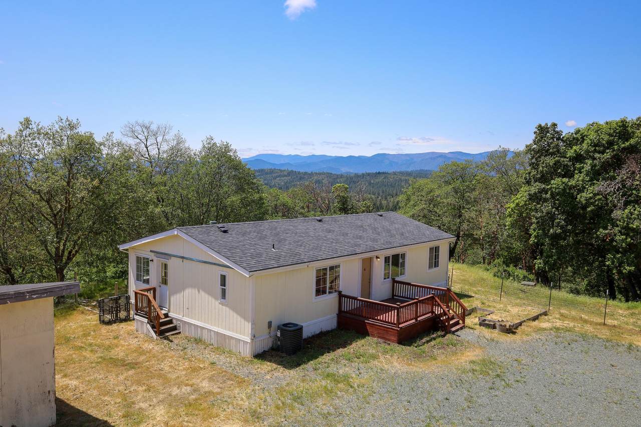 345 Melissa Lane - Photo 1
