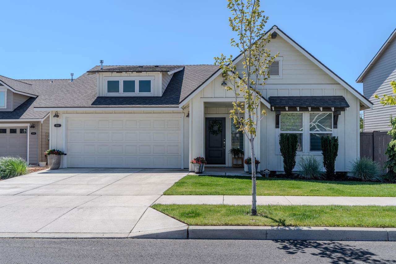 2510 Newberry Loop - Photo 1