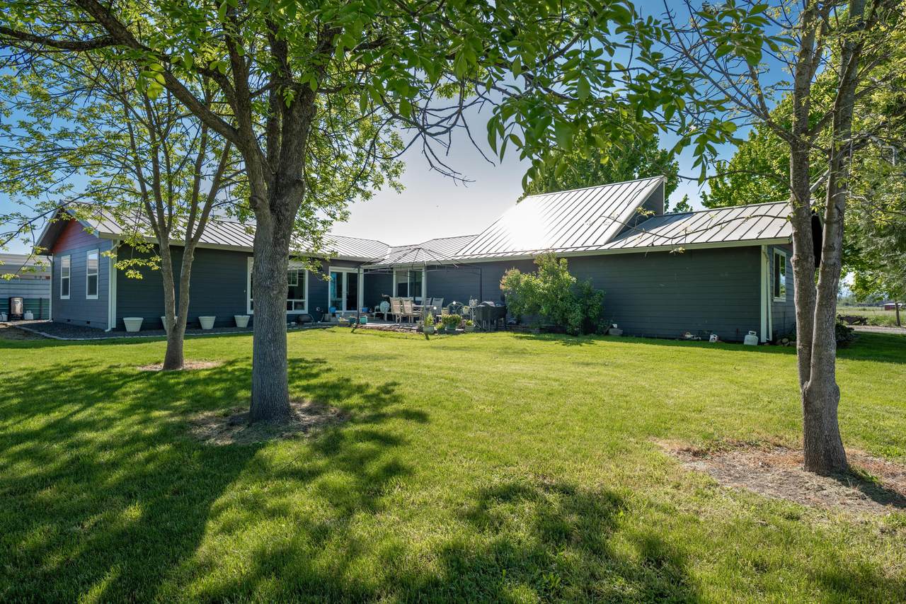 5900 Peace Lane - Photo 1