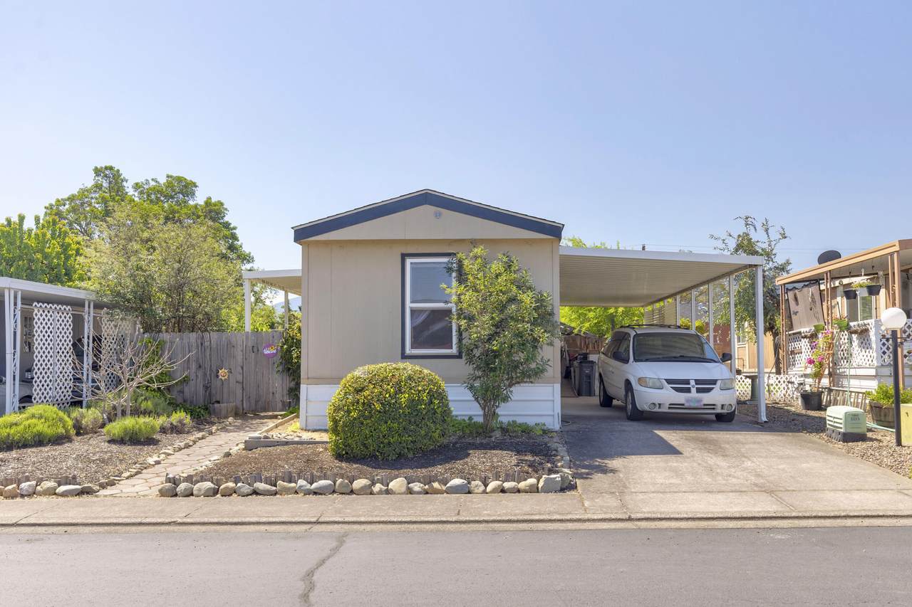 4729 Pacific Highway - Photo 1