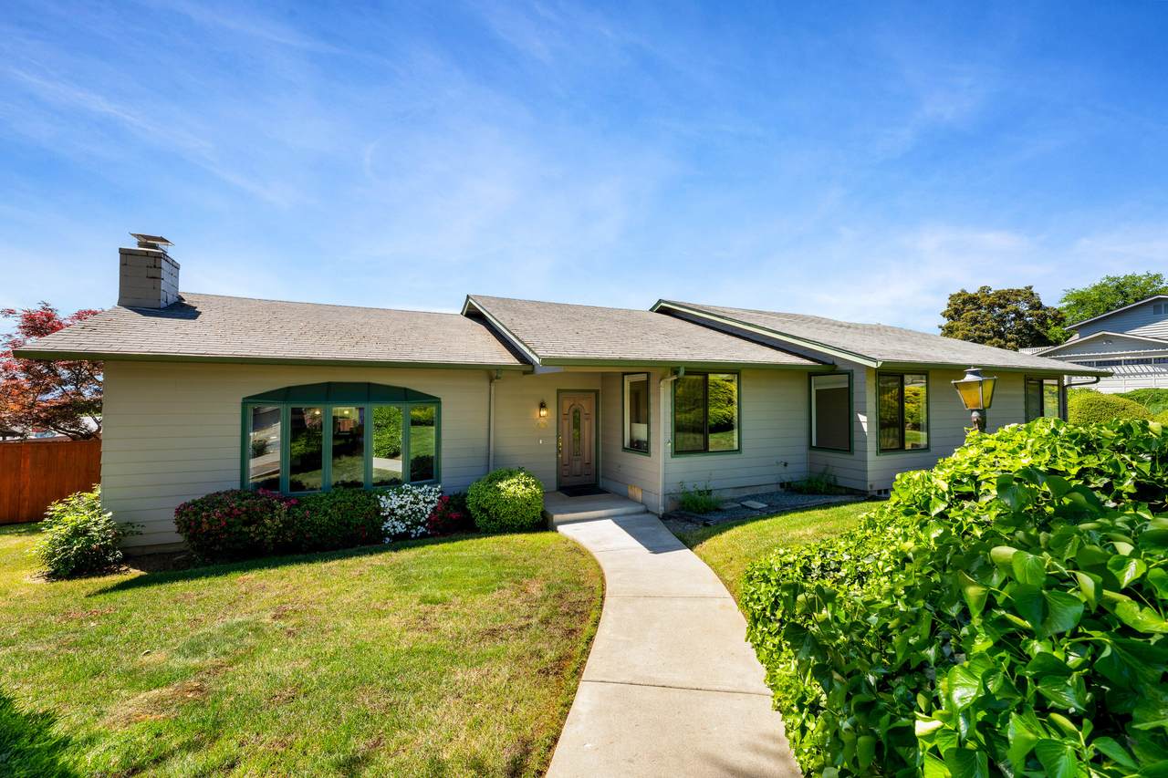 440 Royal Drive - Photo 1