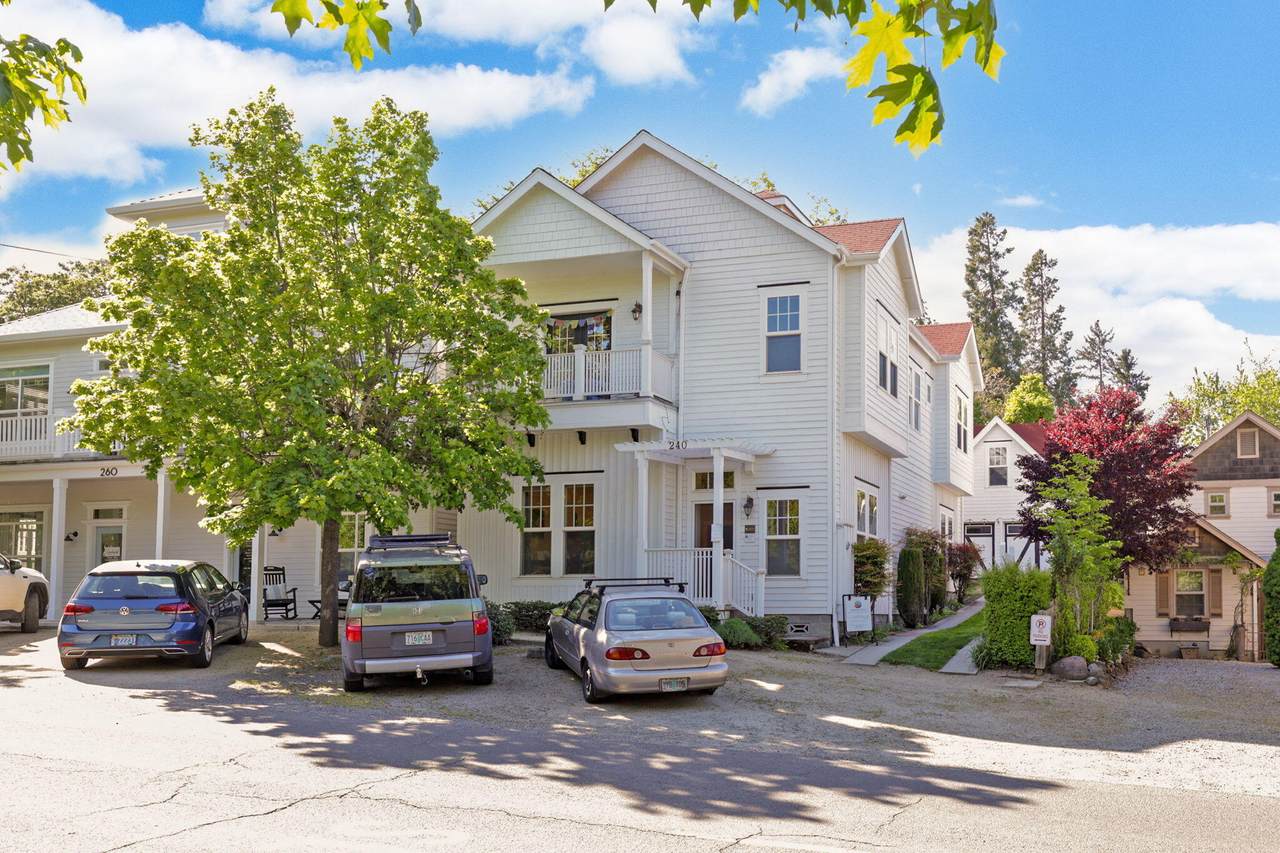240 Oregon Street - Photo 1