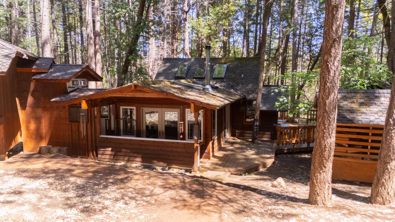 555 Arrowhead Drive - Photo 1