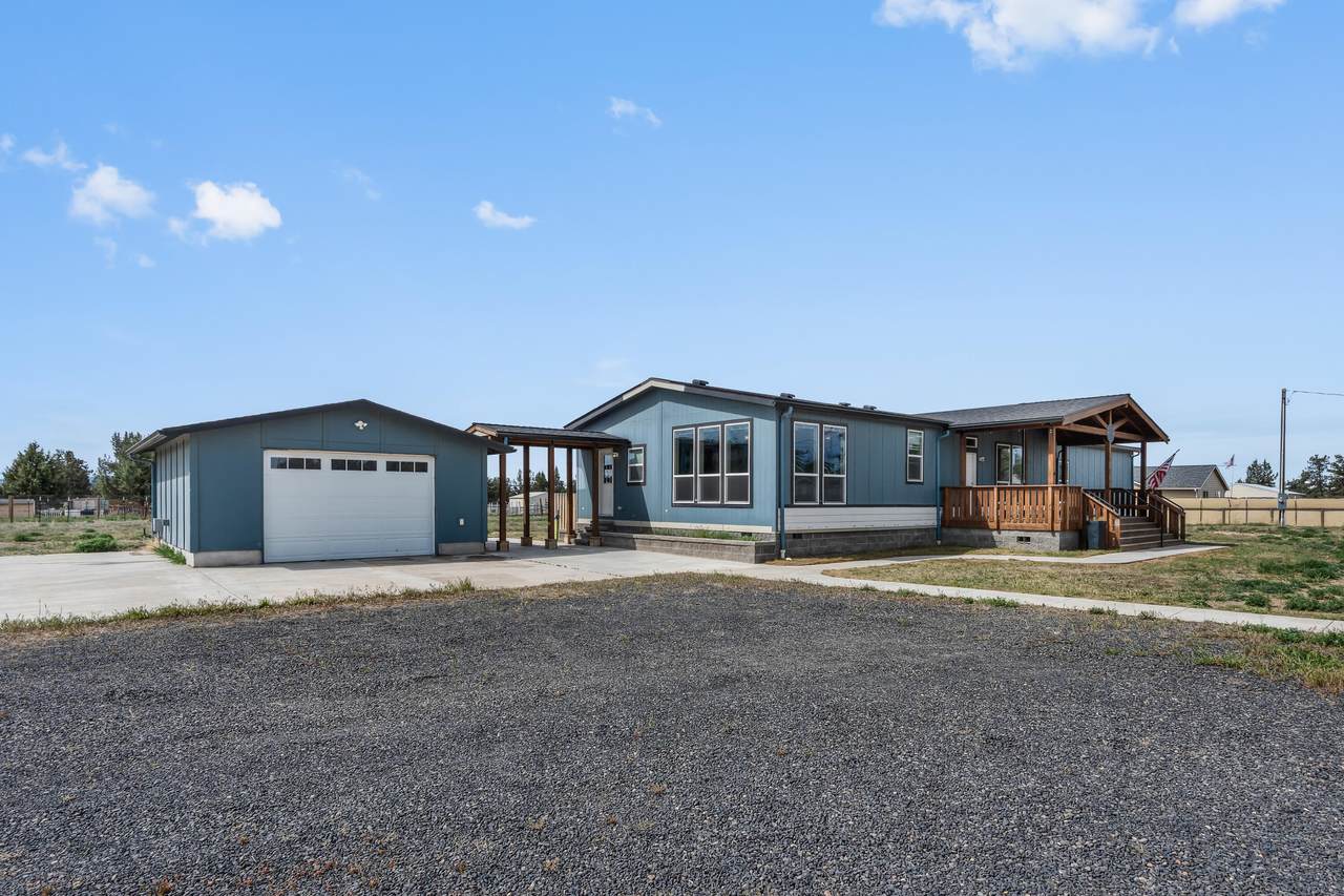 4317 Tillamook Loop - Photo 1